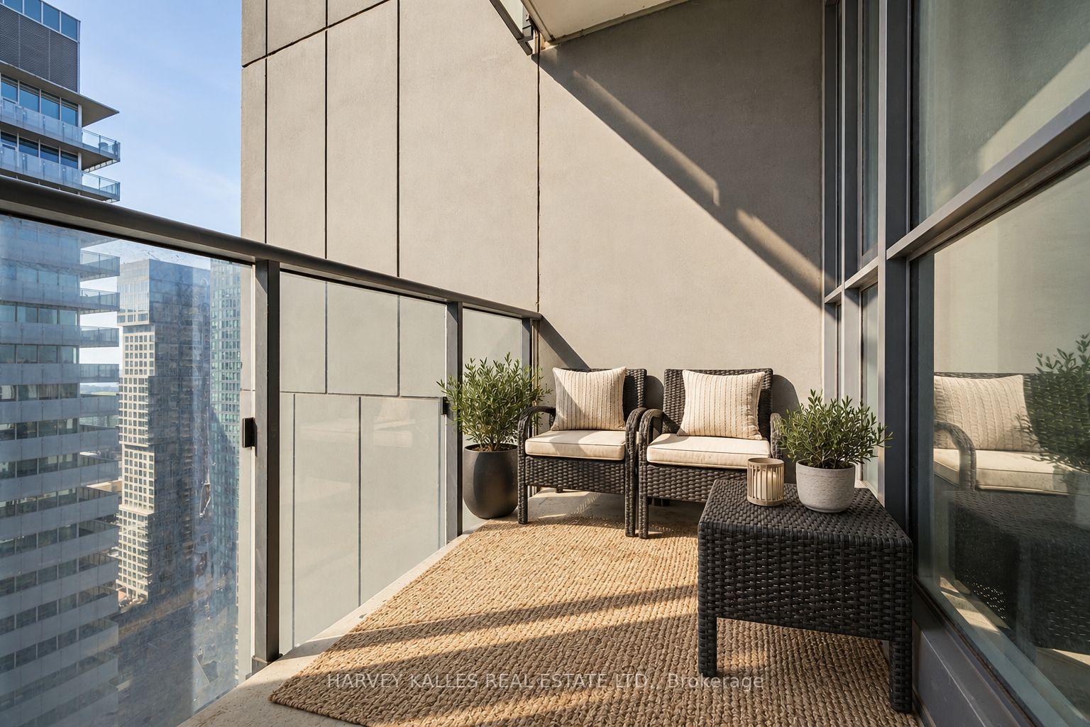 295 Adelaide Street W 4208, Toronto Unit: 4208