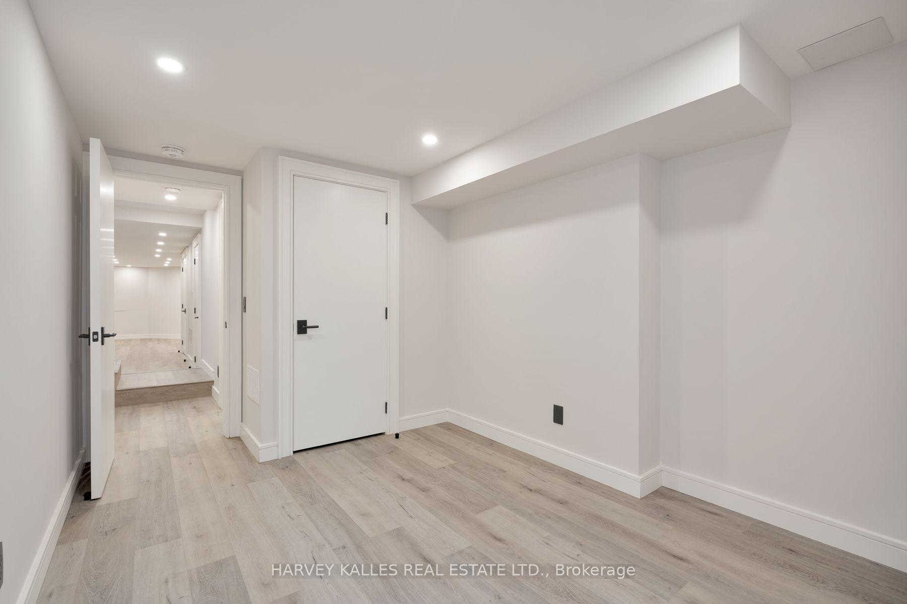 71 Robert Street, Toronto