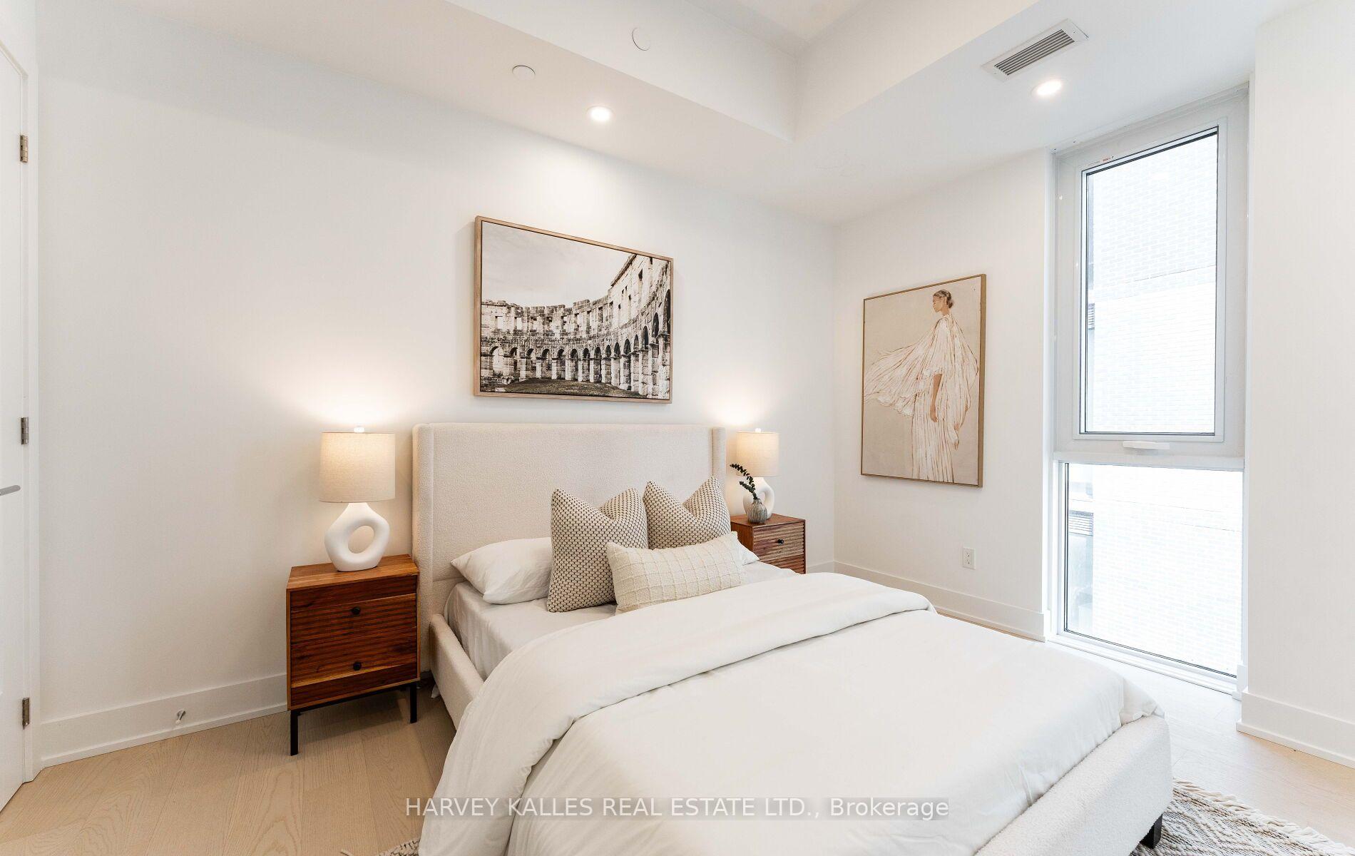 8 Manor Road W LPH2, Toronto Unit: LPH2