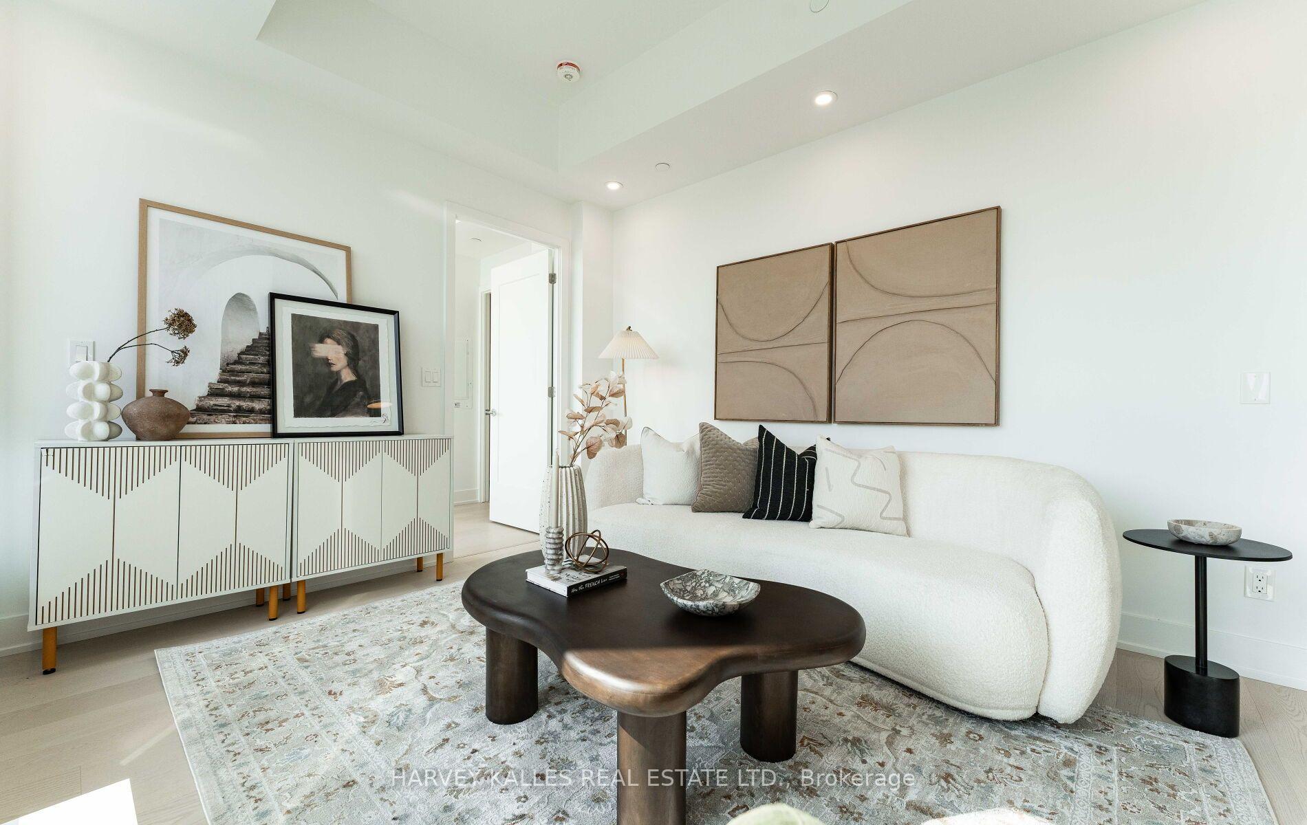 8 Manor Road W LPH2, Toronto Unit: LPH2