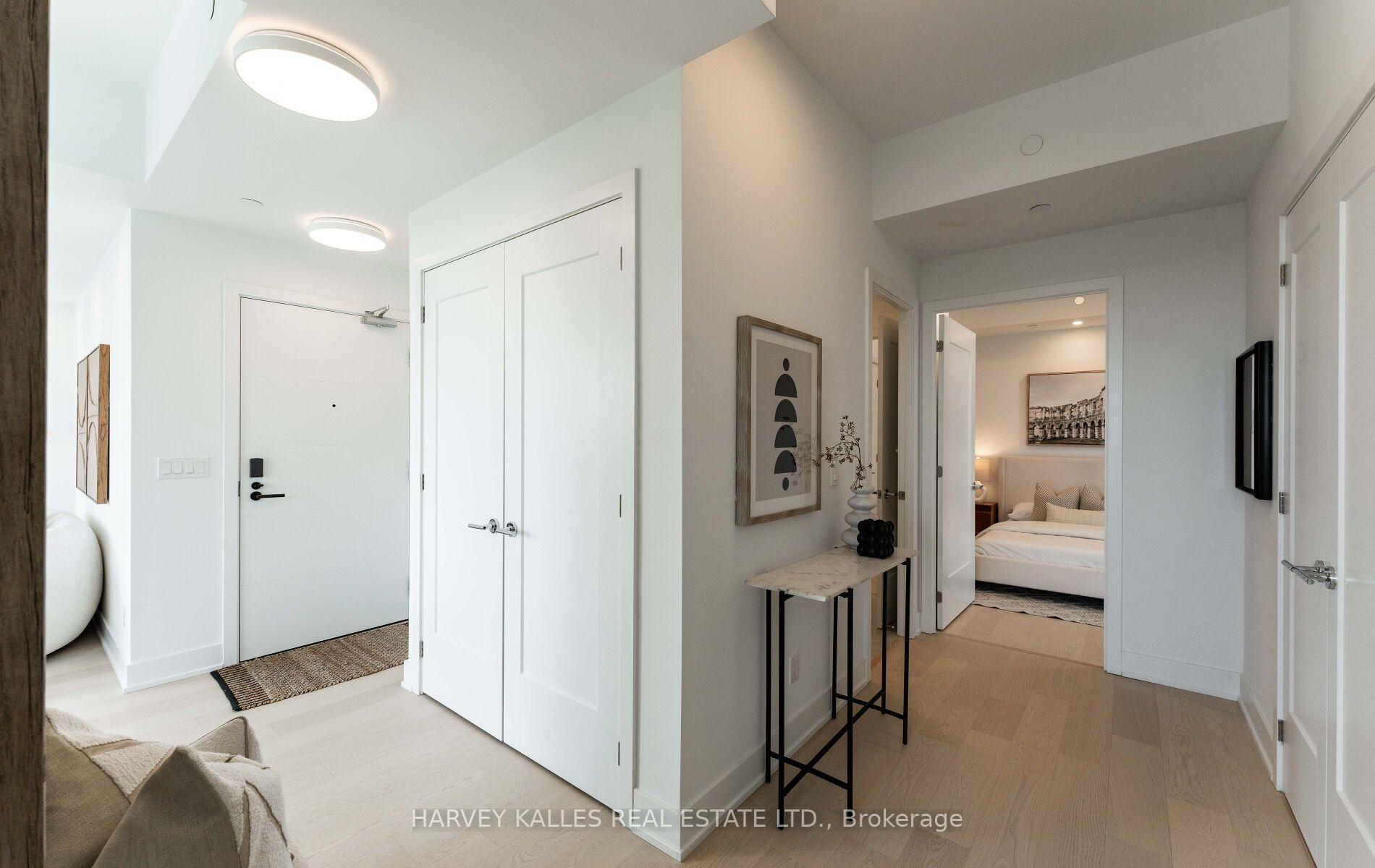 8 Manor Road W LPH2, Toronto Unit: LPH2