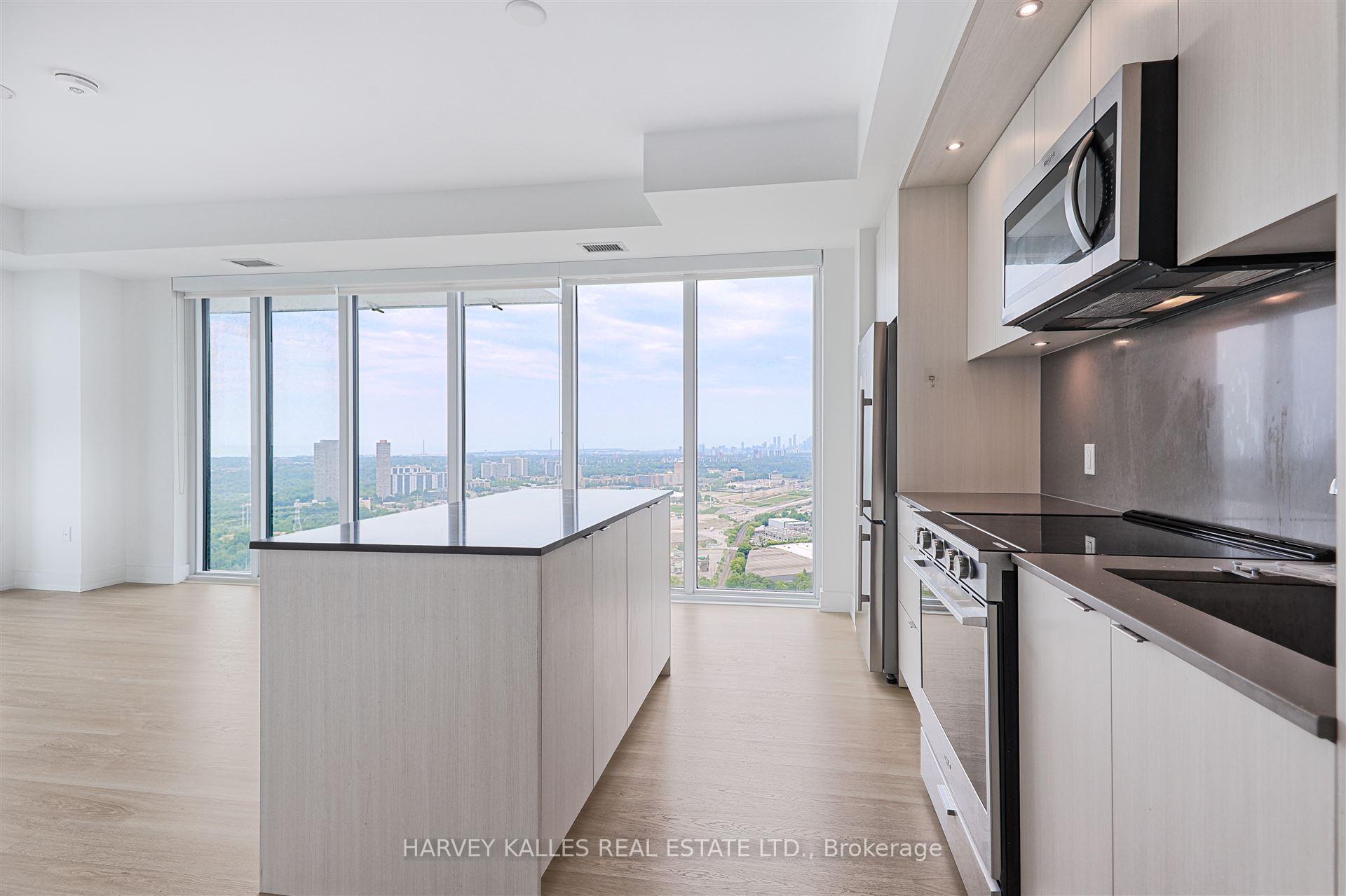 30 Inn The Park Drive 4209, Toronto Unit: 4209