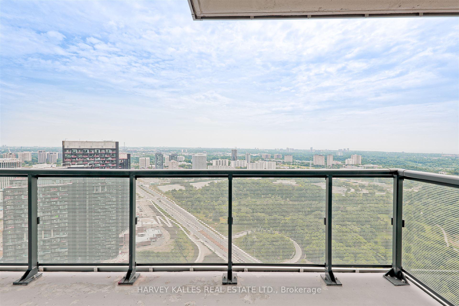 30 Inn The Park Drive 4209, Toronto Unit: 4209