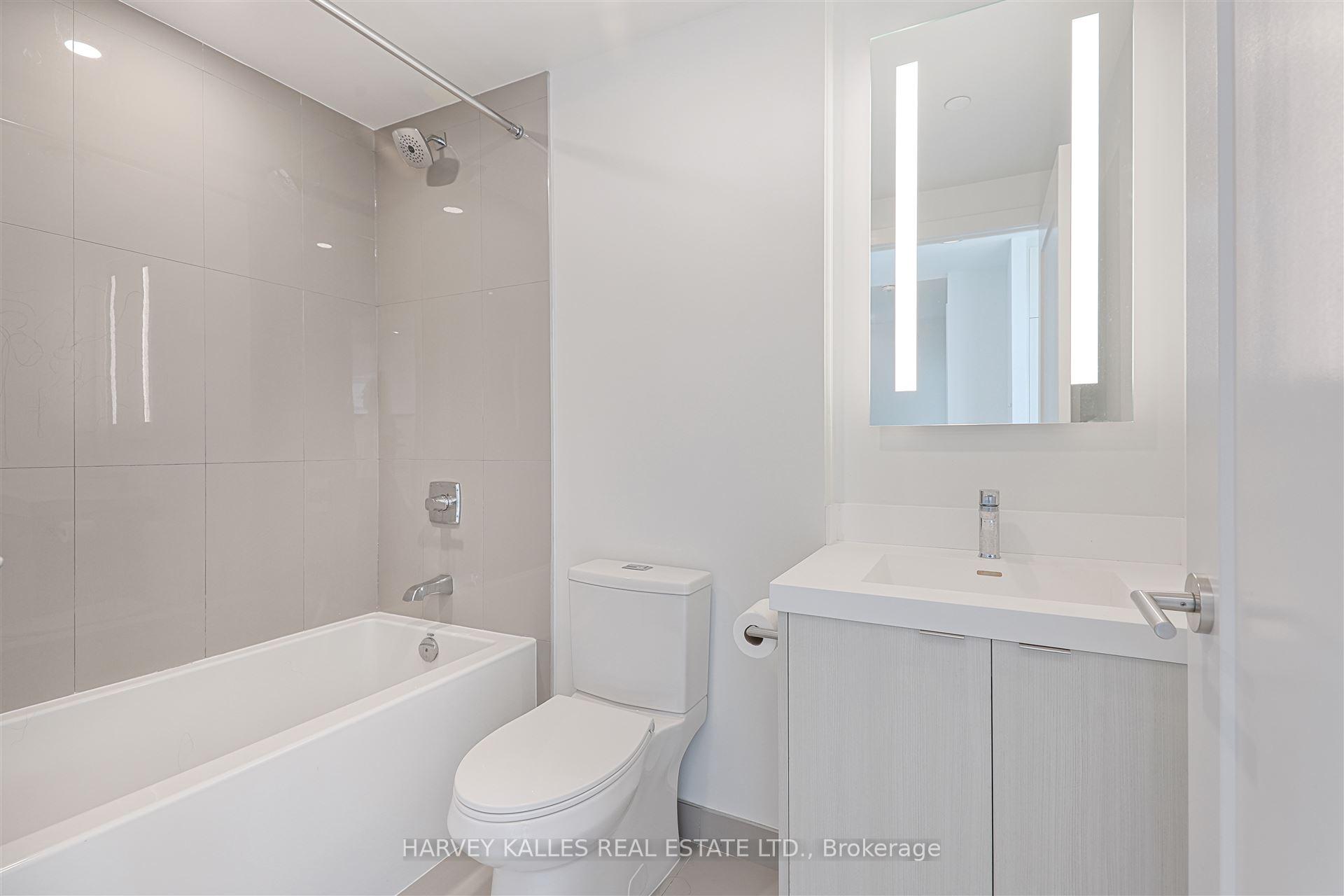 30 Inn The Park Drive 4209, Toronto Unit: 4209