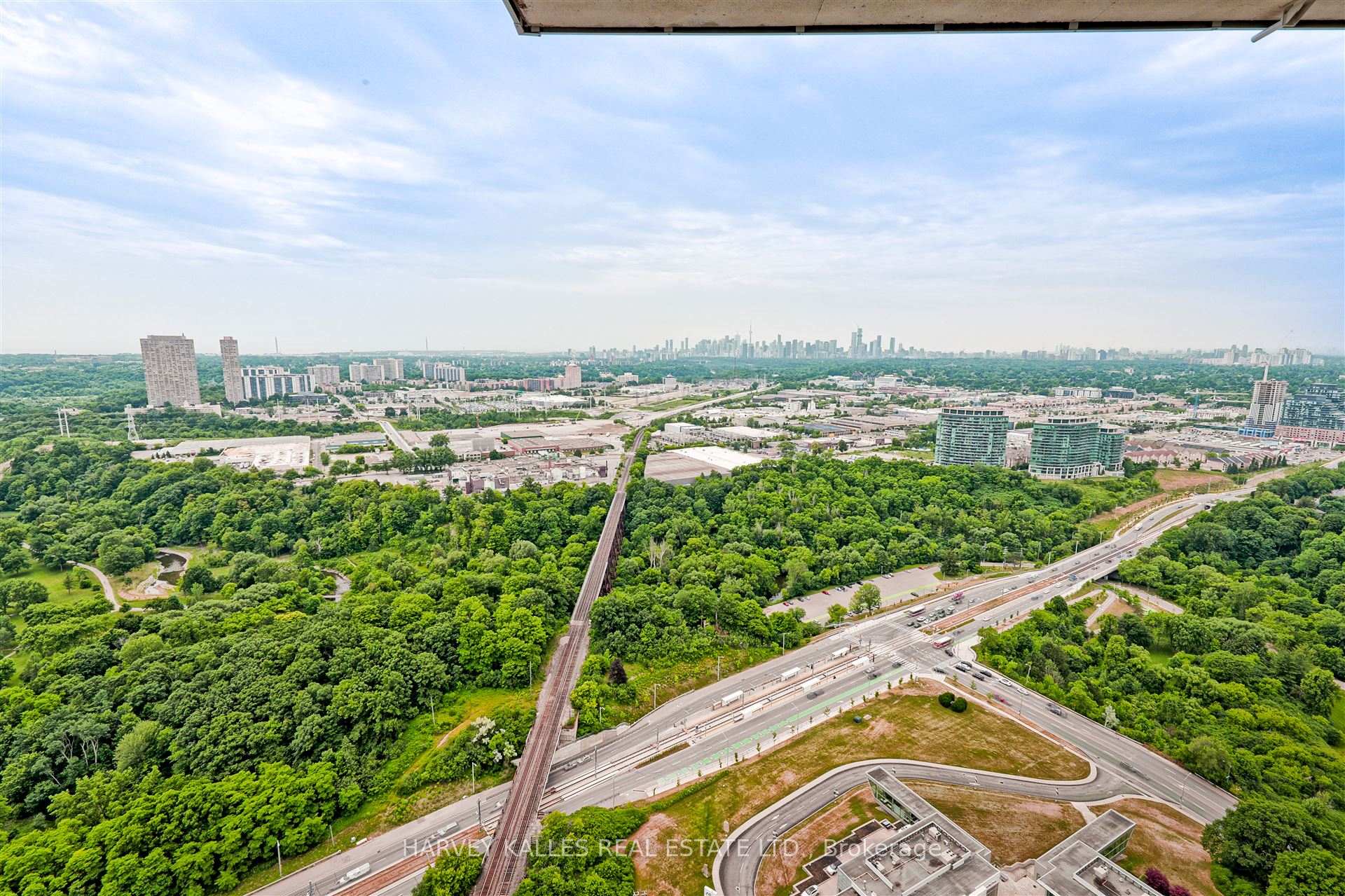 30 Inn The Park Drive 4209, Toronto Unit: 4209