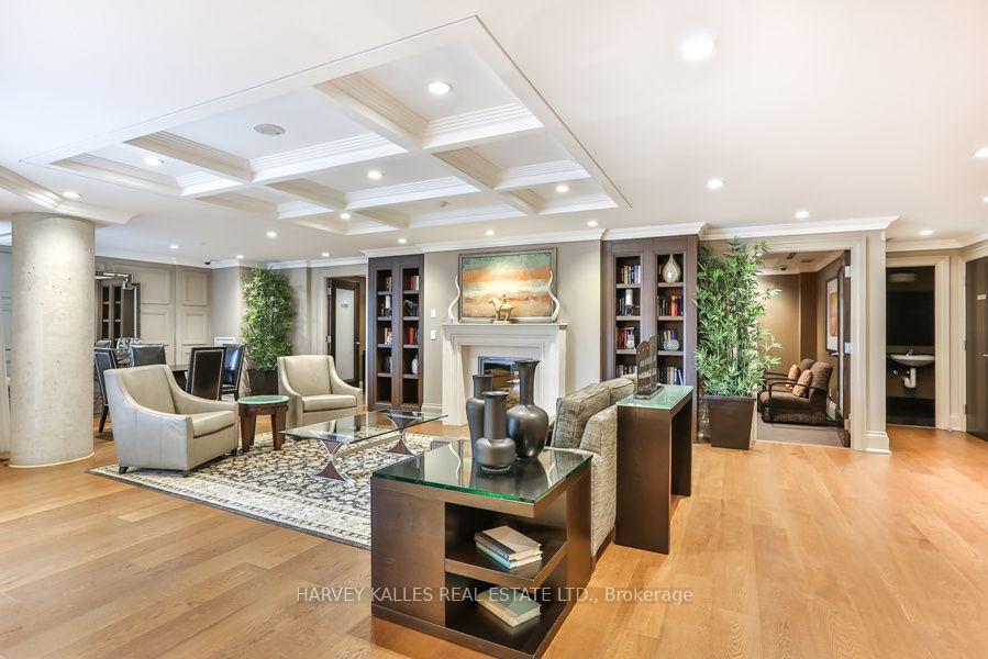 1717 Avenue Road 420, Toronto Unit: 420