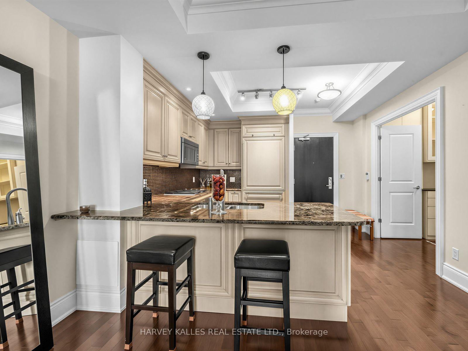 1717 Avenue Road 420, Toronto Unit: 420