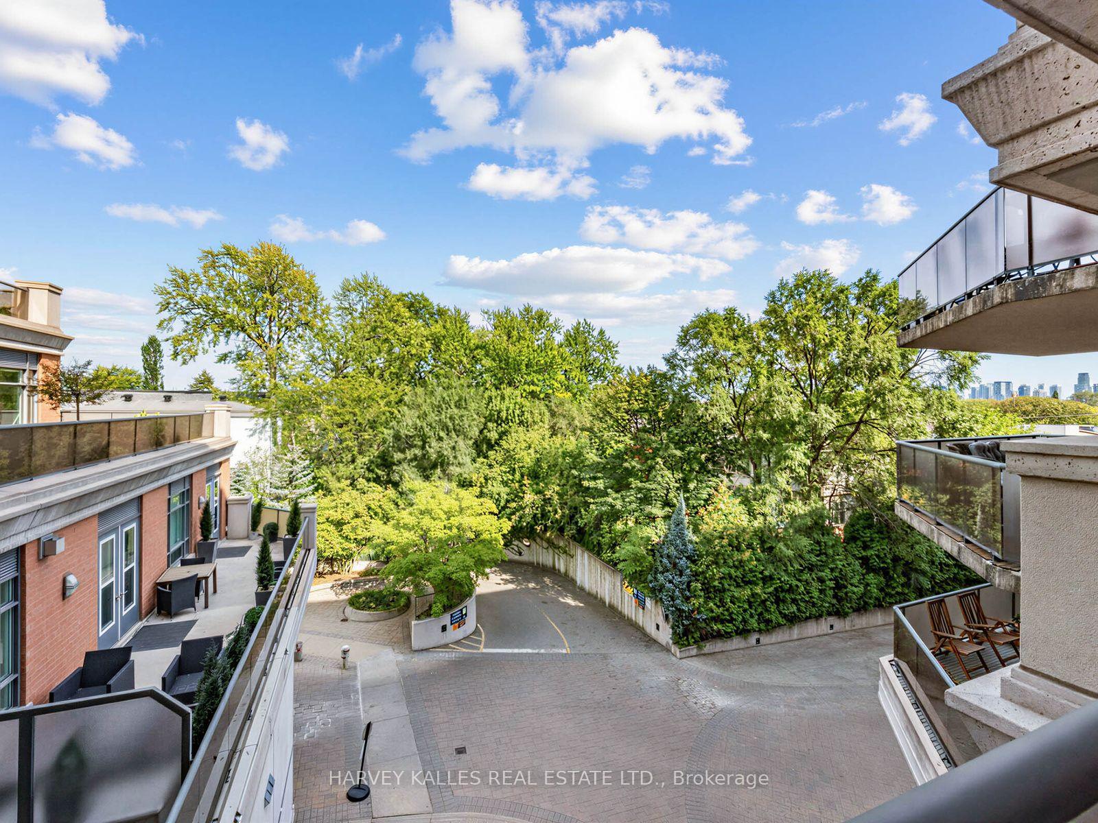 1717 Avenue Road 420, Toronto Unit: 420