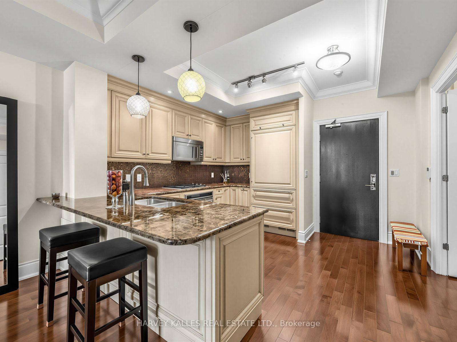 1717 Avenue Road 420, Toronto Unit: 420