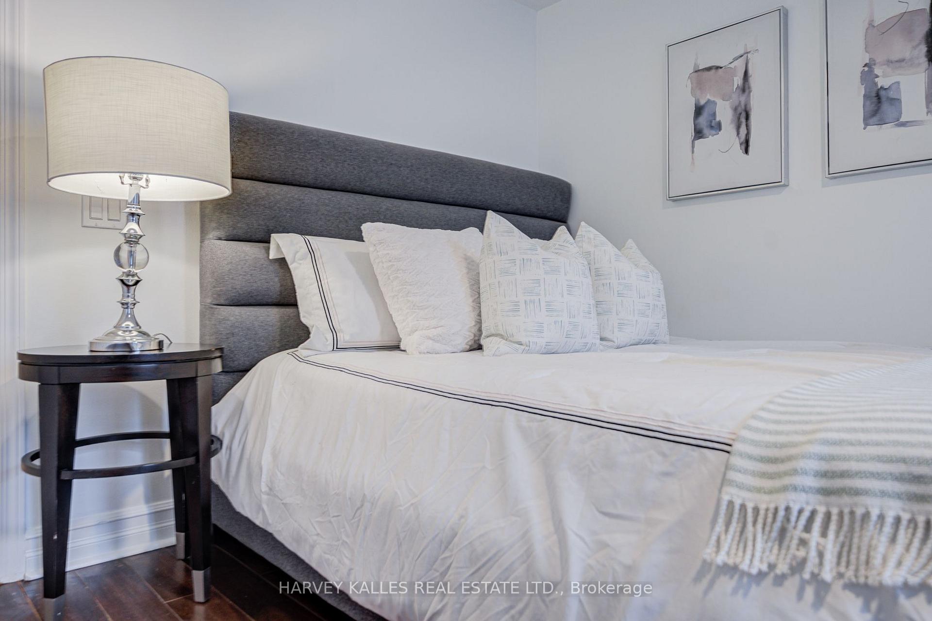 5 Rosehill Avenue 910, Toronto Unit: 910
