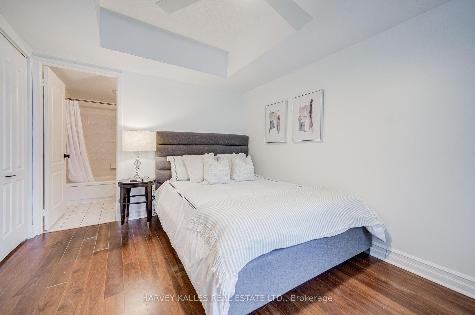 5 Rosehill Avenue 910, Toronto Unit: 910