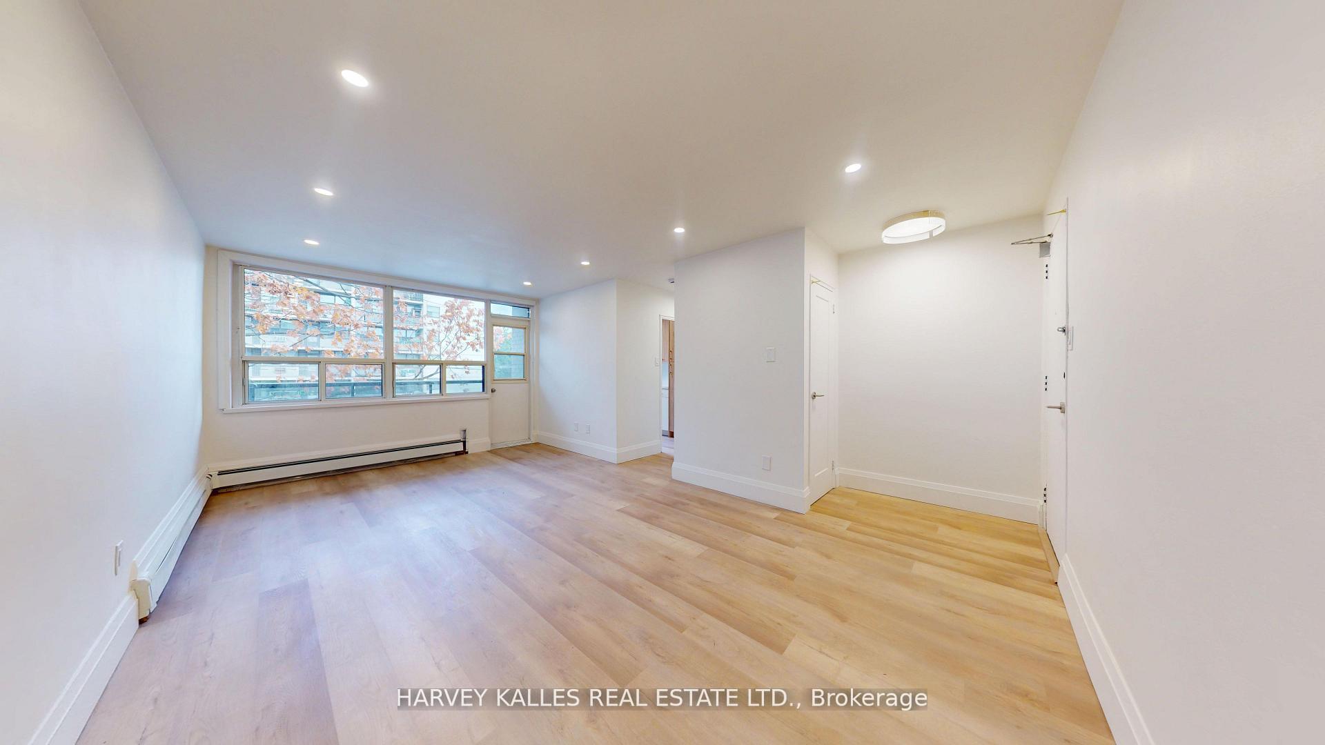 1 Marquette Avenue 13, Toronto Unit: 13