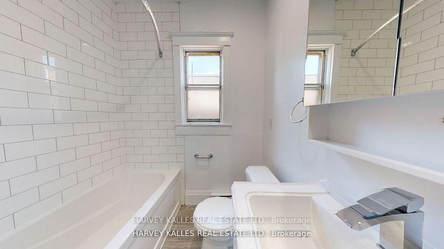 1065 Bathurst Street 6, Toronto Unit: 6