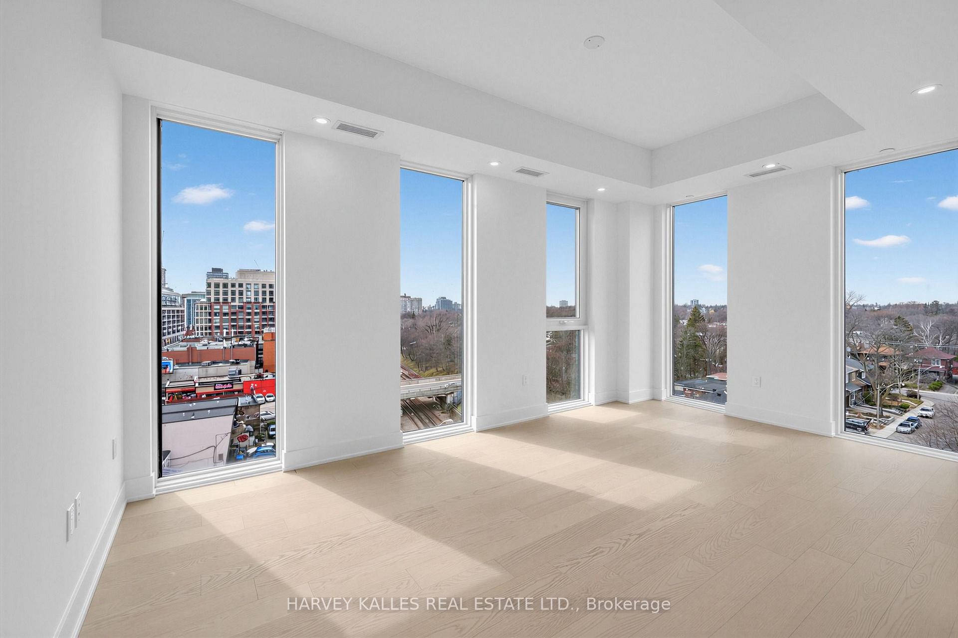 8 Manor Road W 807, Toronto Unit: 807