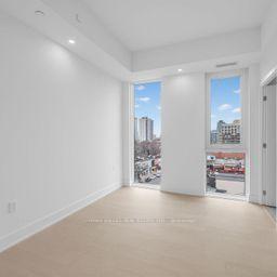 8 Manor Road W 807, Toronto Unit: 807