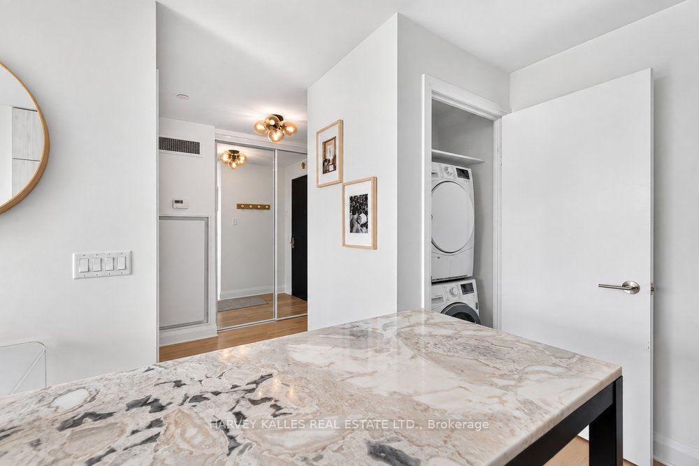 151 Avenue Road, Toronto