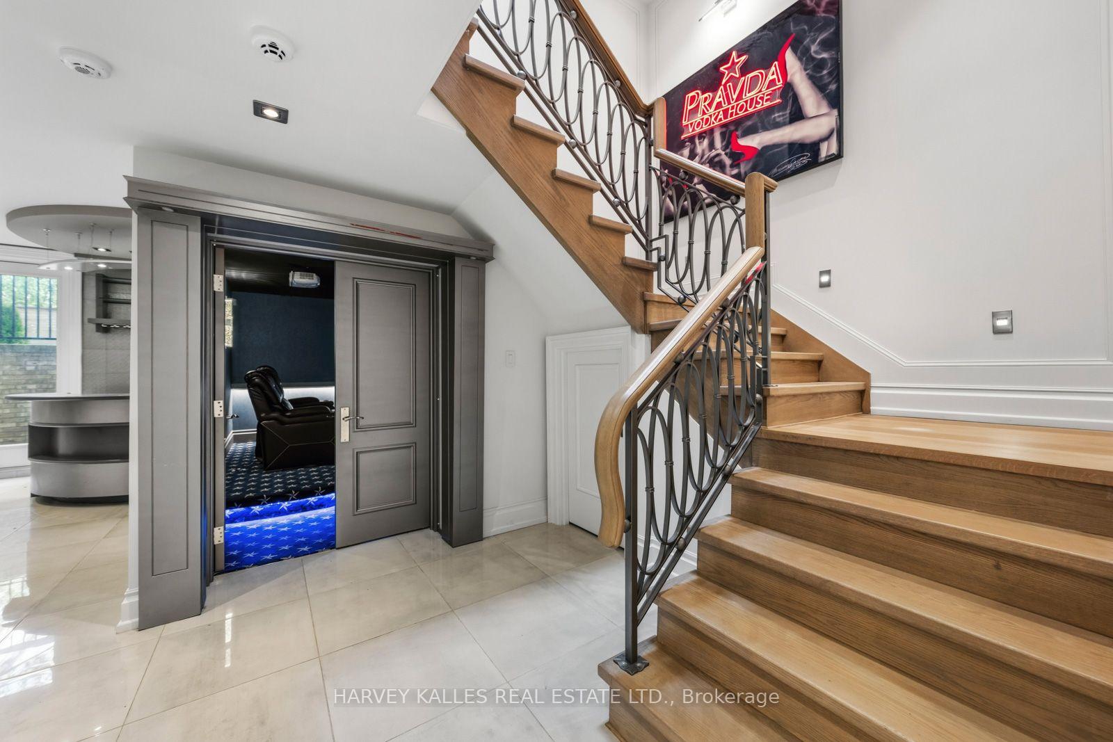 523 Vesta Drive, Toronto