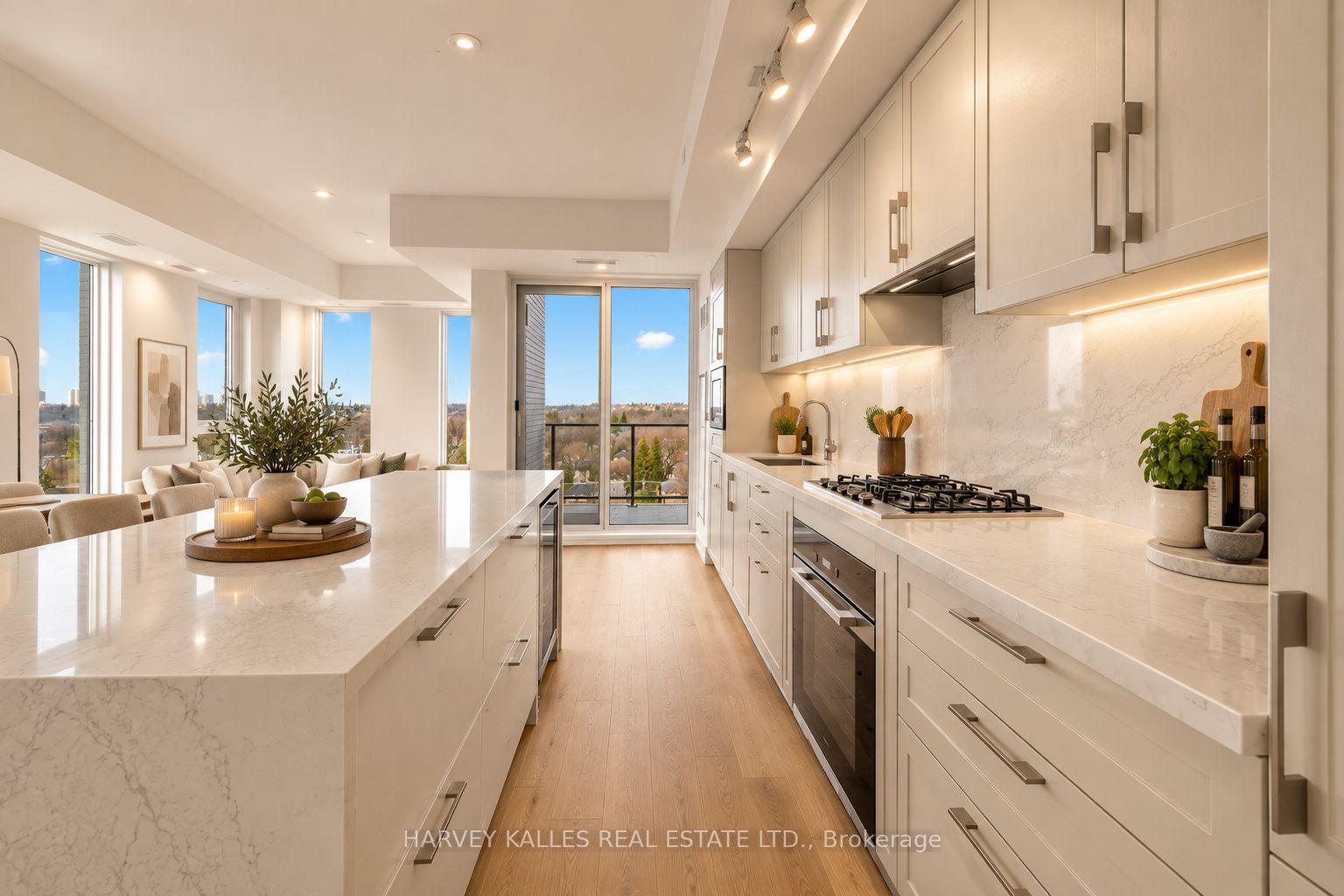 8 Manor Road W LPH4, Toronto Unit: LPH4