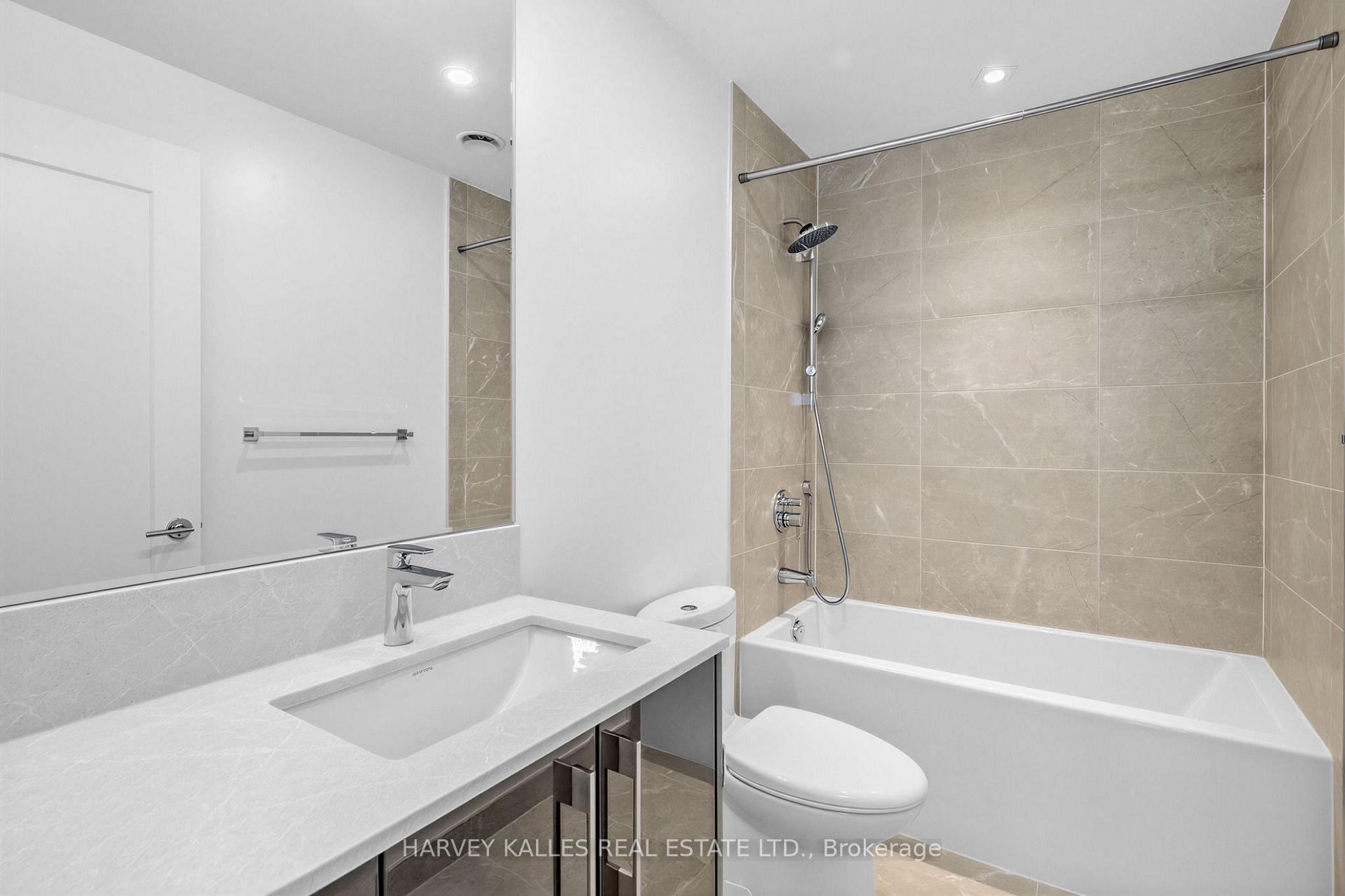 8 Manor Road W LPH4, Toronto Unit: LPH4