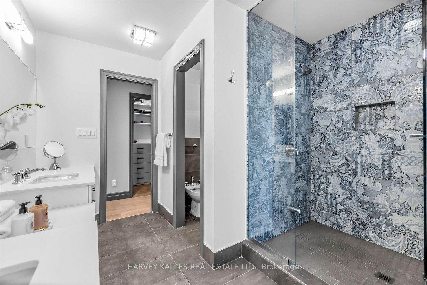 487 Winnett Avenue, Toronto
