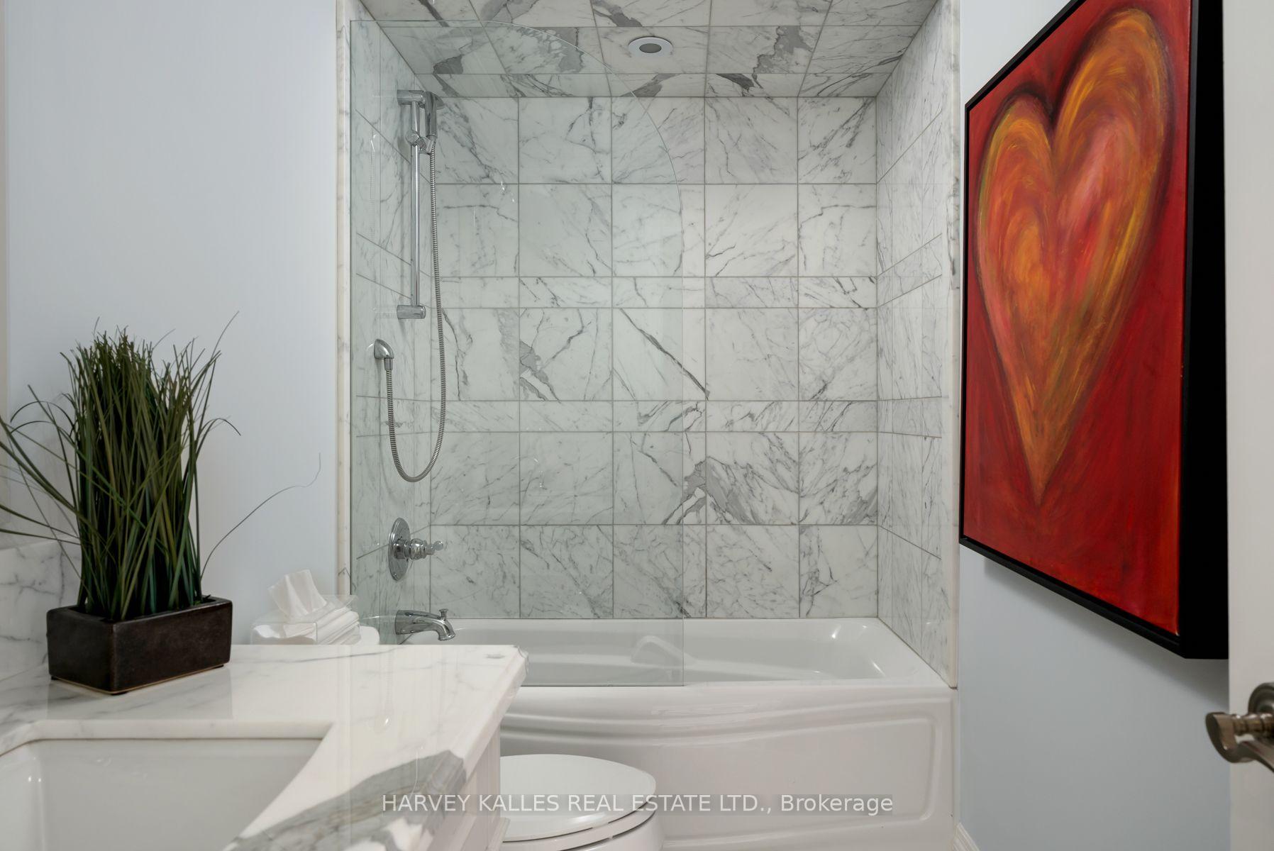 319 Lonsdale Road N 2D, Toronto Unit: 2D