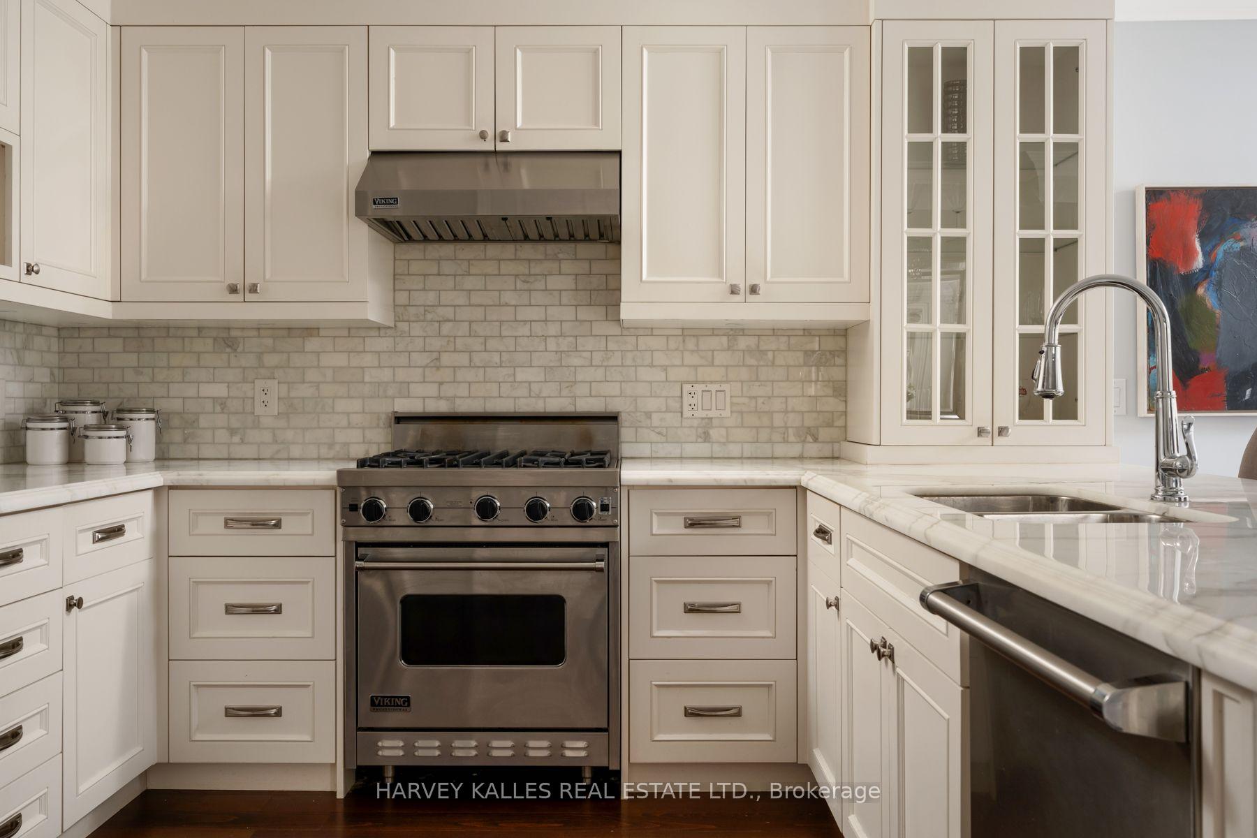 319 Lonsdale Road N 2D, Toronto Unit: 2D