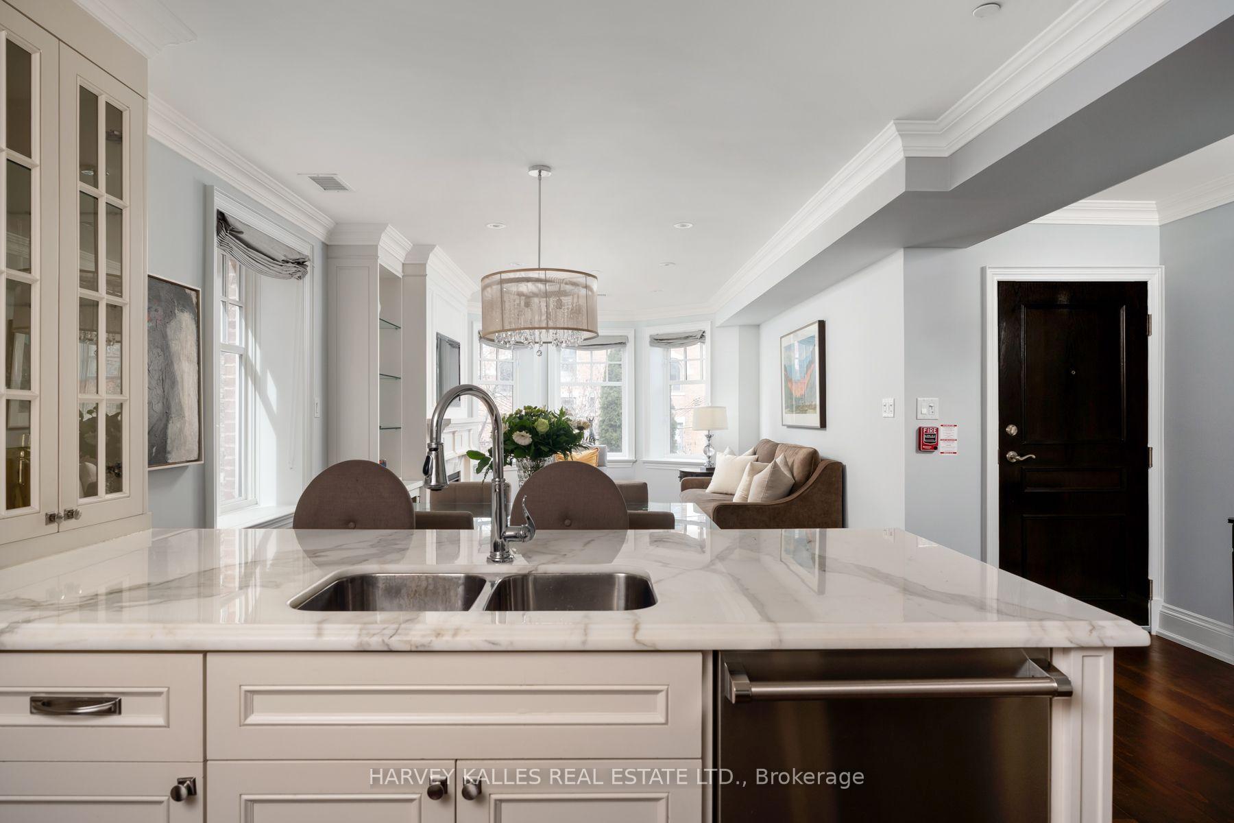 319 Lonsdale Road N 2D, Toronto Unit: 2D