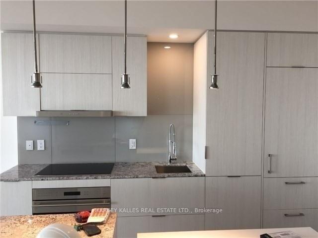 1 Bloor Street E 6005, Toronto Unit: 6005