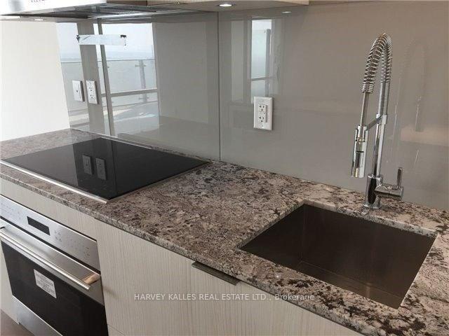 1 Bloor Street E 6005, Toronto Unit: 6005