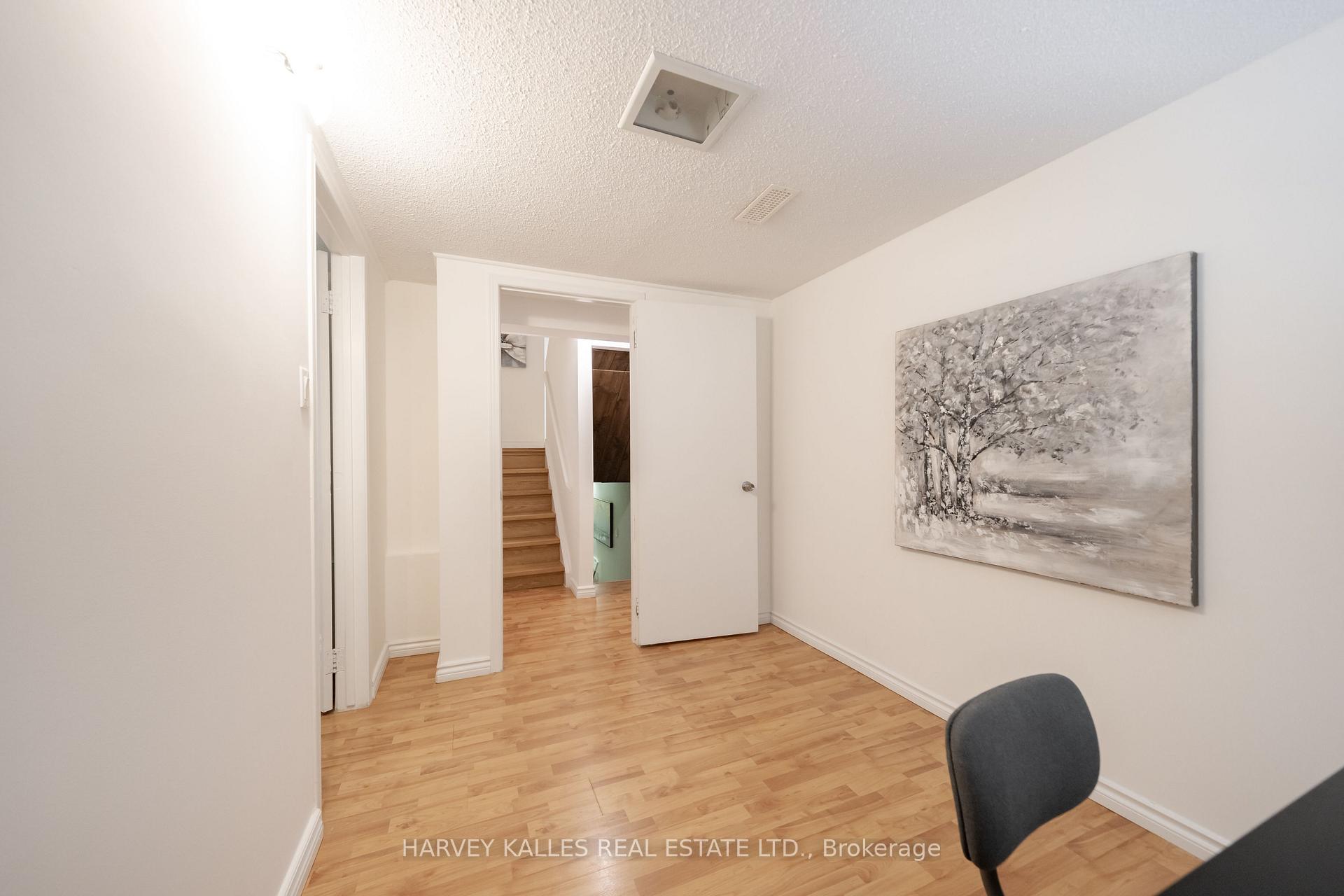 102 Jenny Wren Way, Toronto
