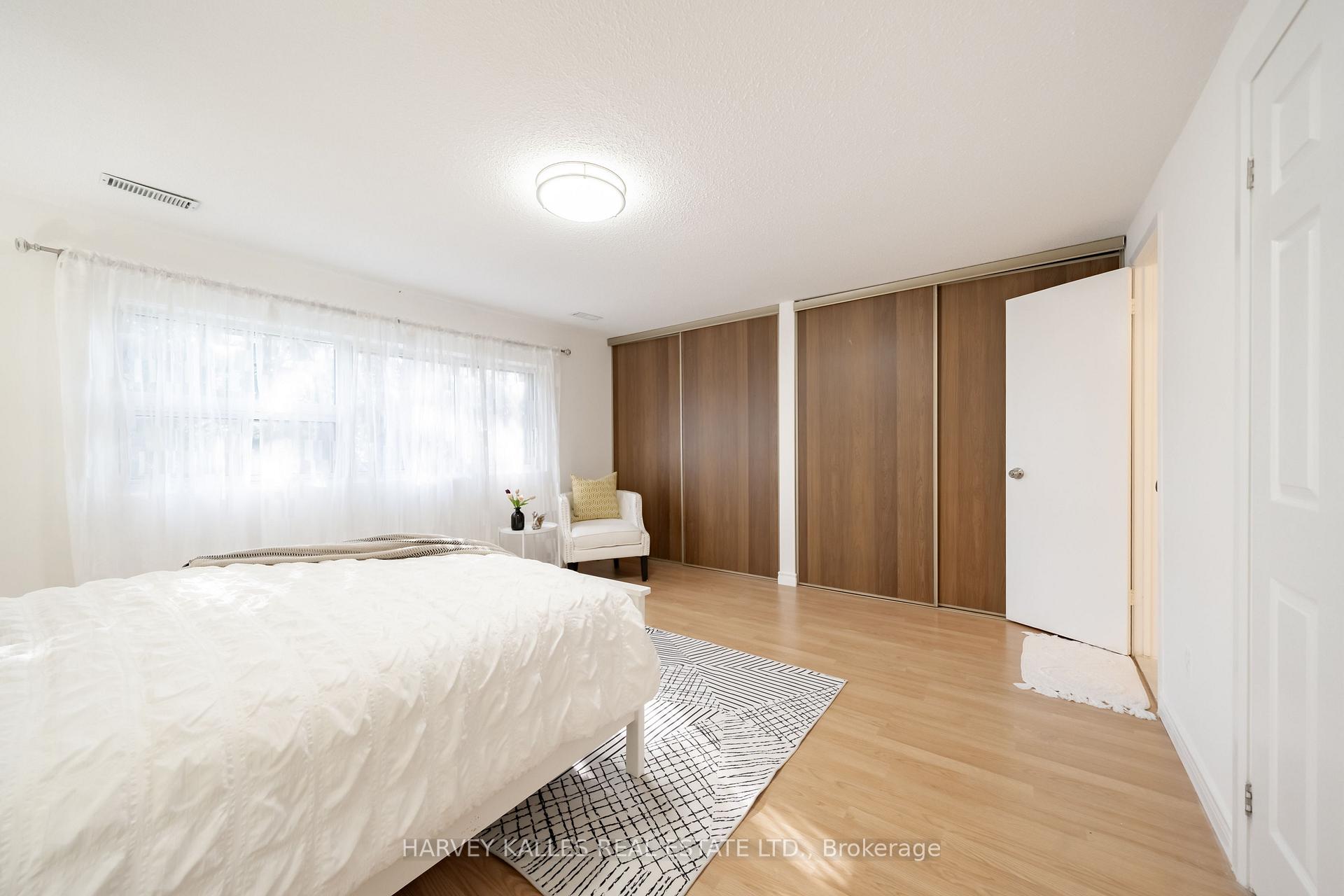 102 Jenny Wren Way, Toronto