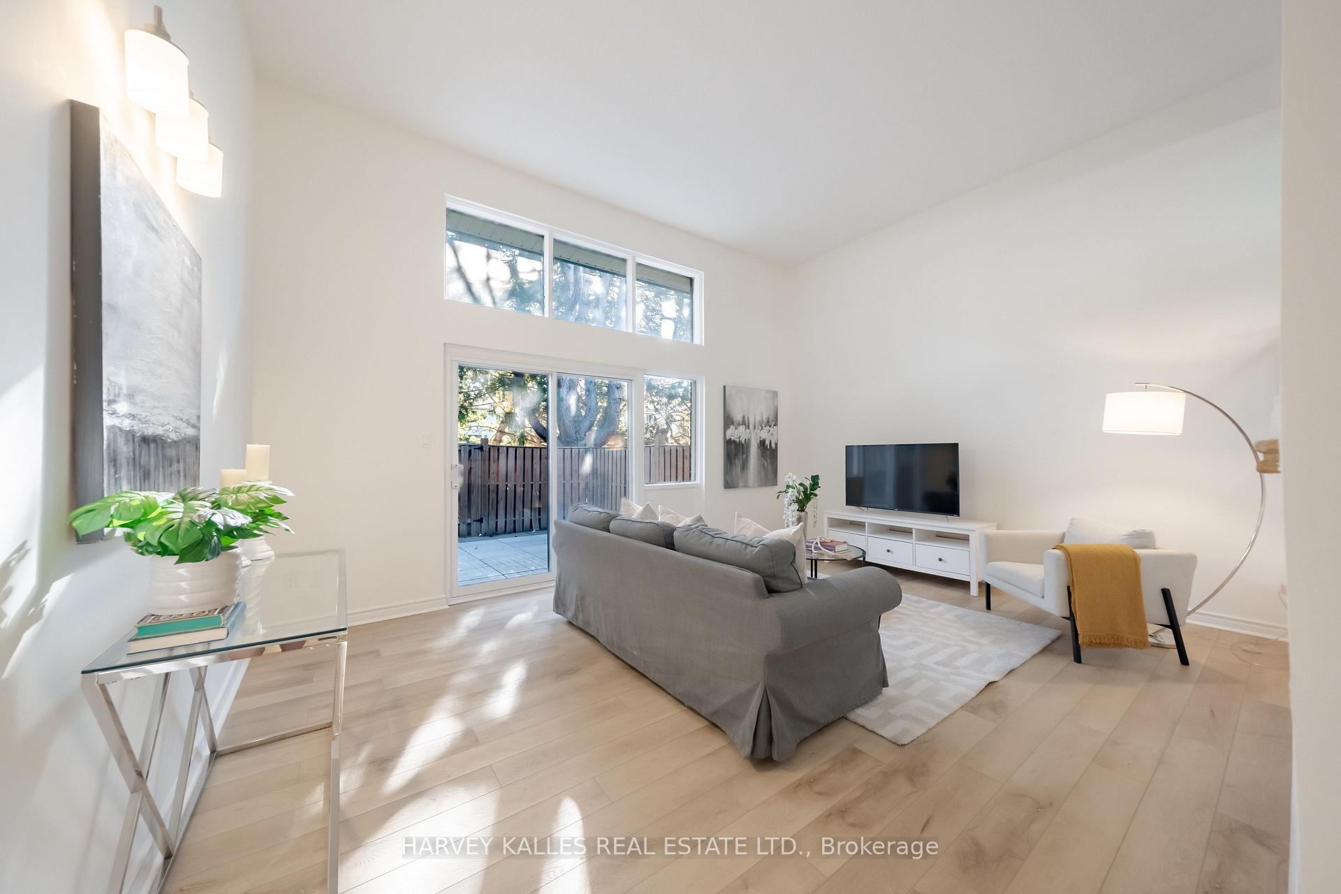 102 Jenny Wren Way, Toronto