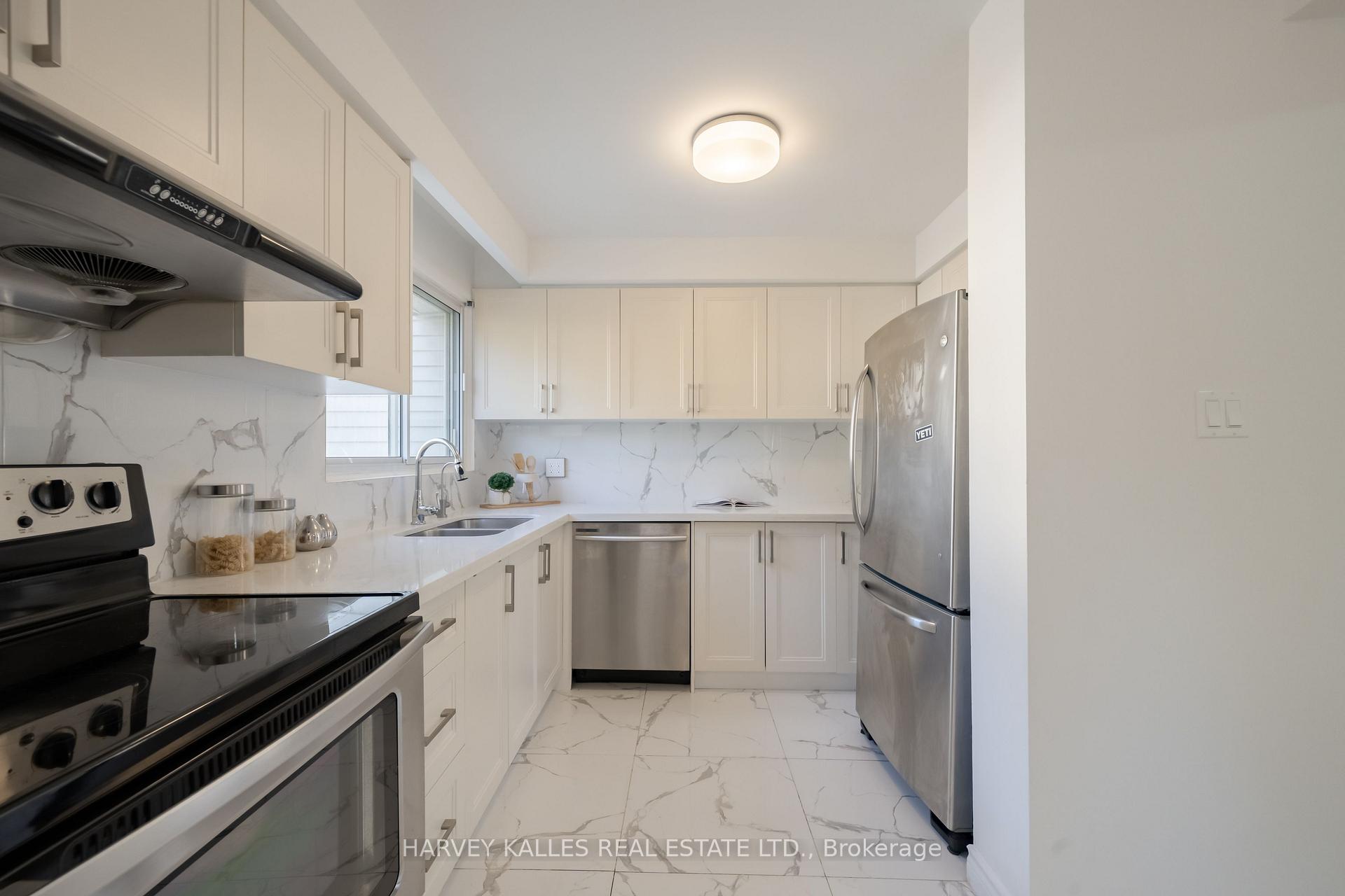 102 Jenny Wren Way, Toronto