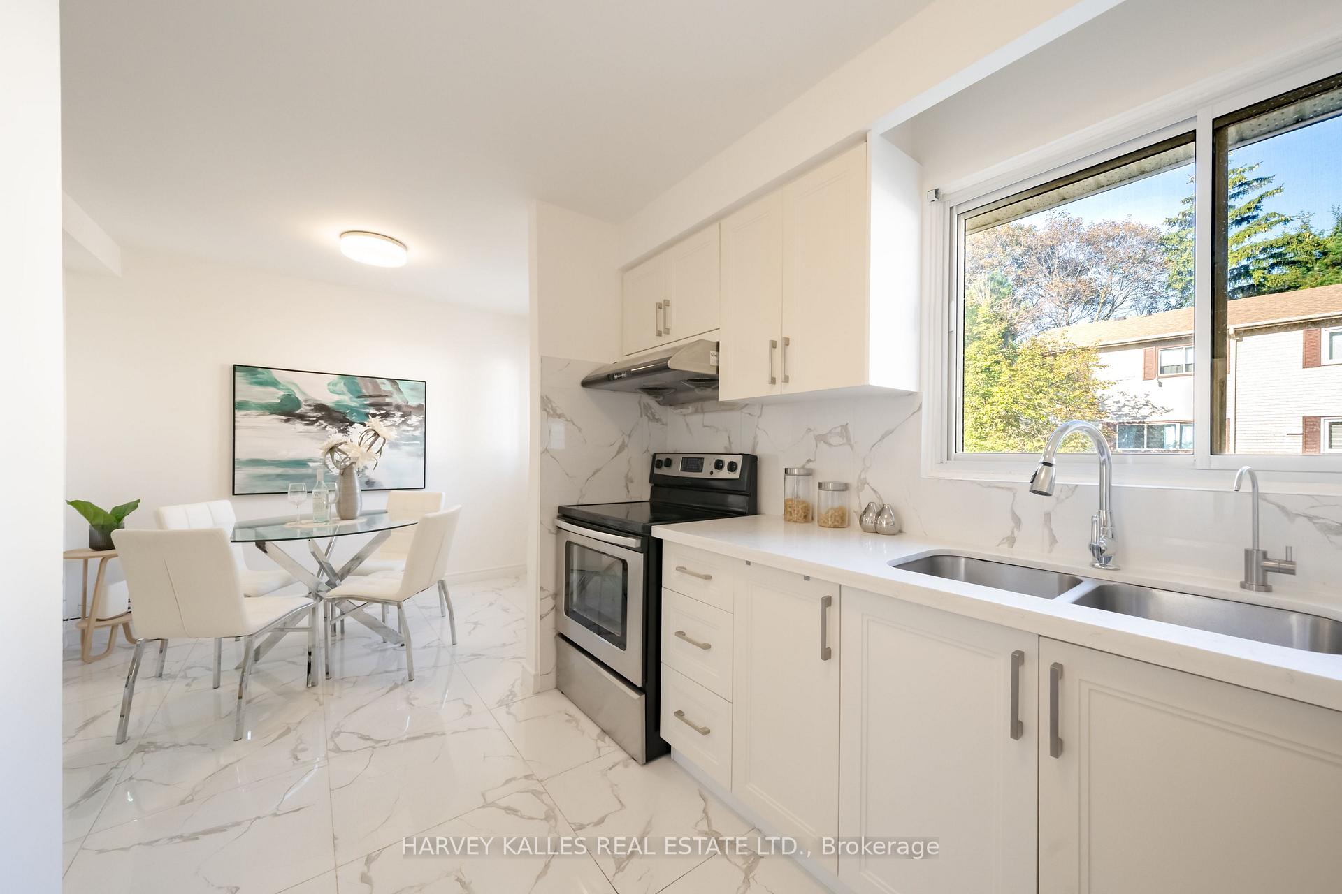 102 Jenny Wren Way, Toronto