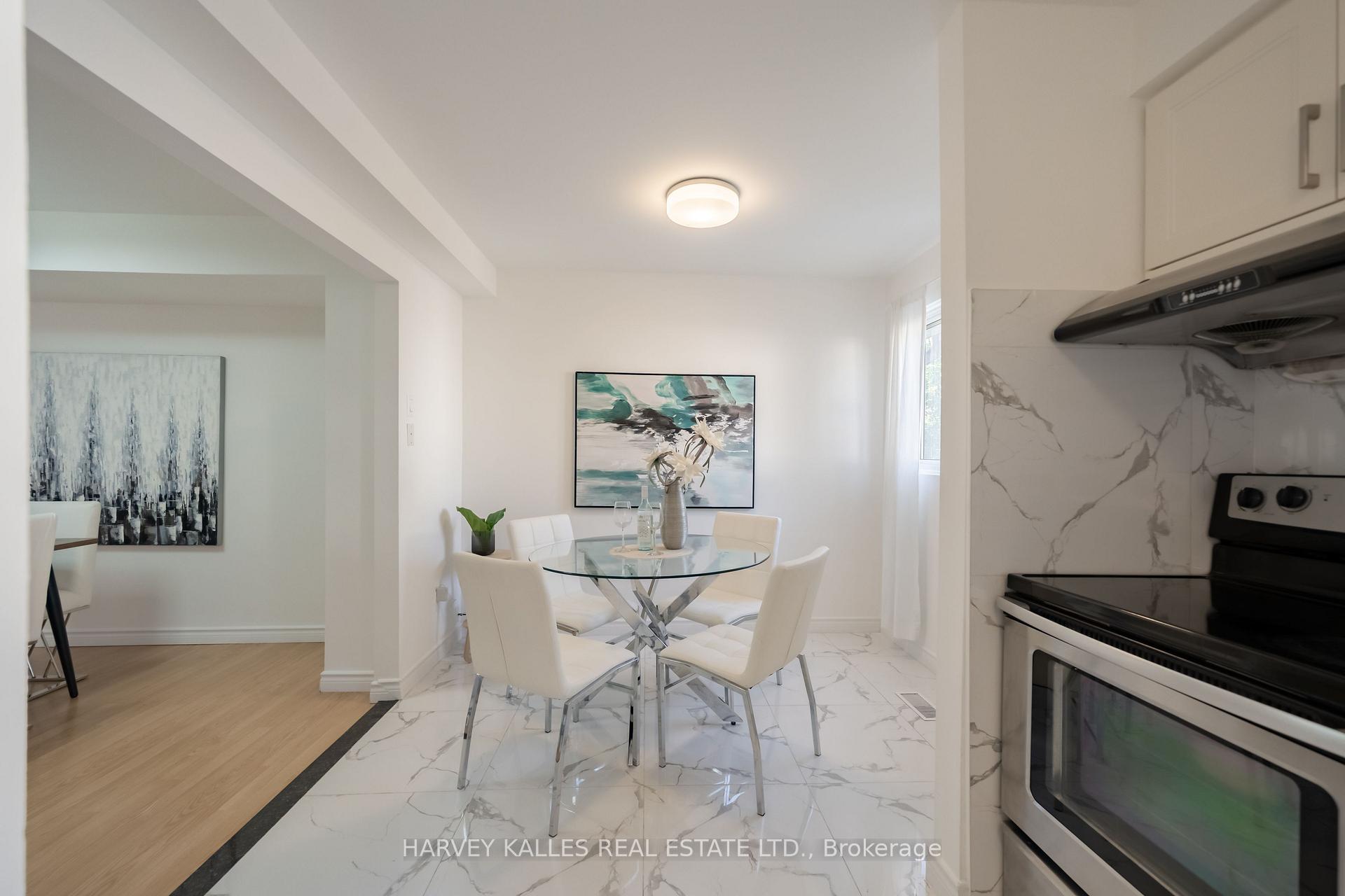 102 Jenny Wren Way, Toronto
