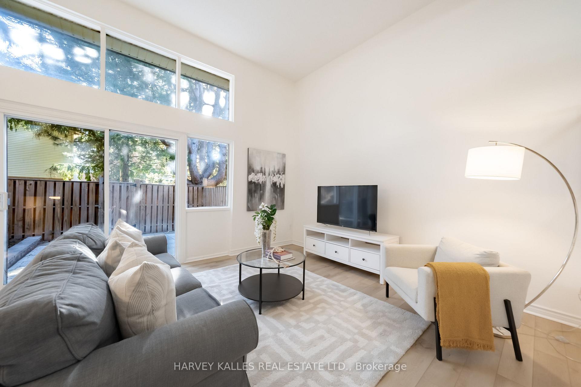102 Jenny Wren Way, Toronto