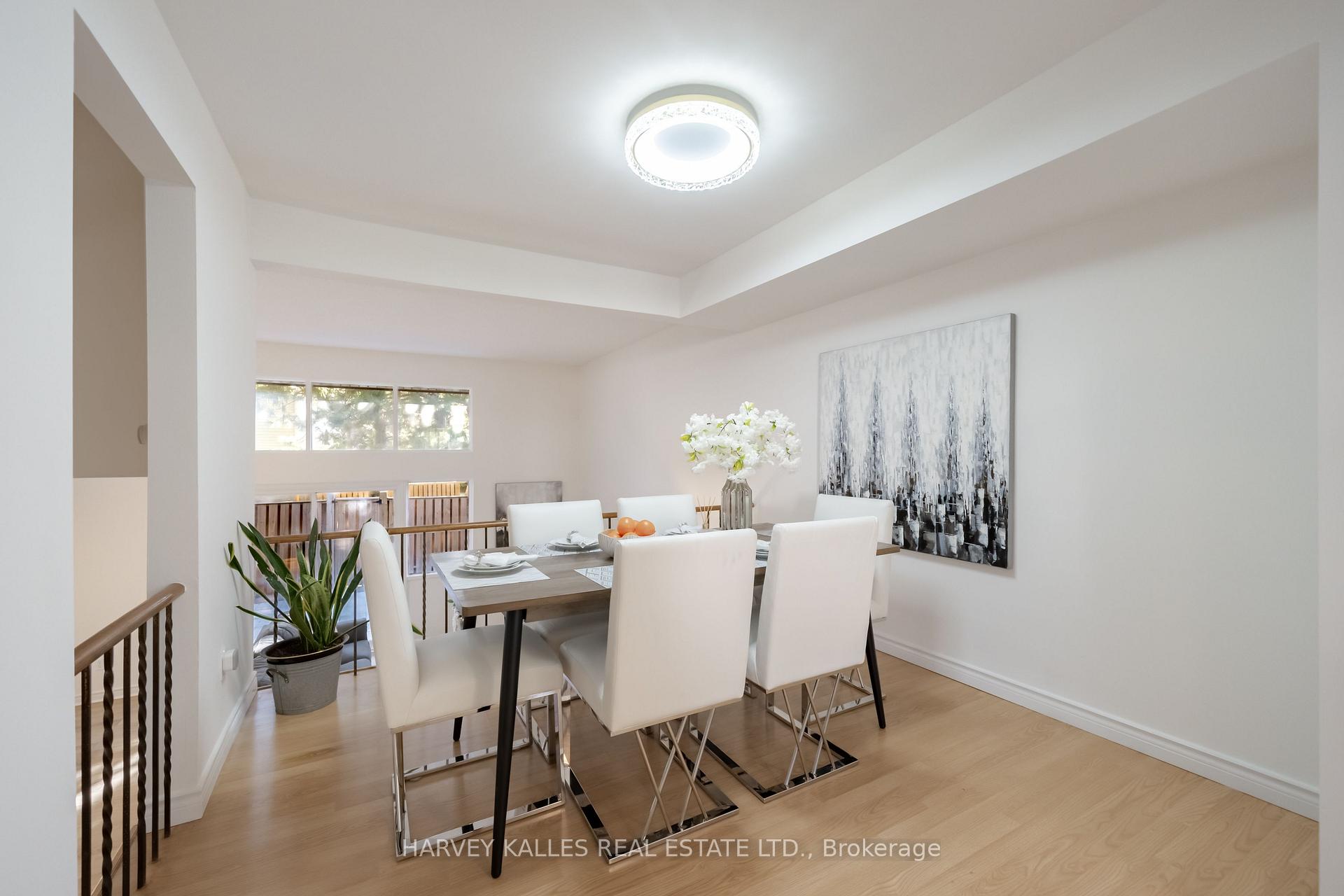 102 Jenny Wren Way, Toronto