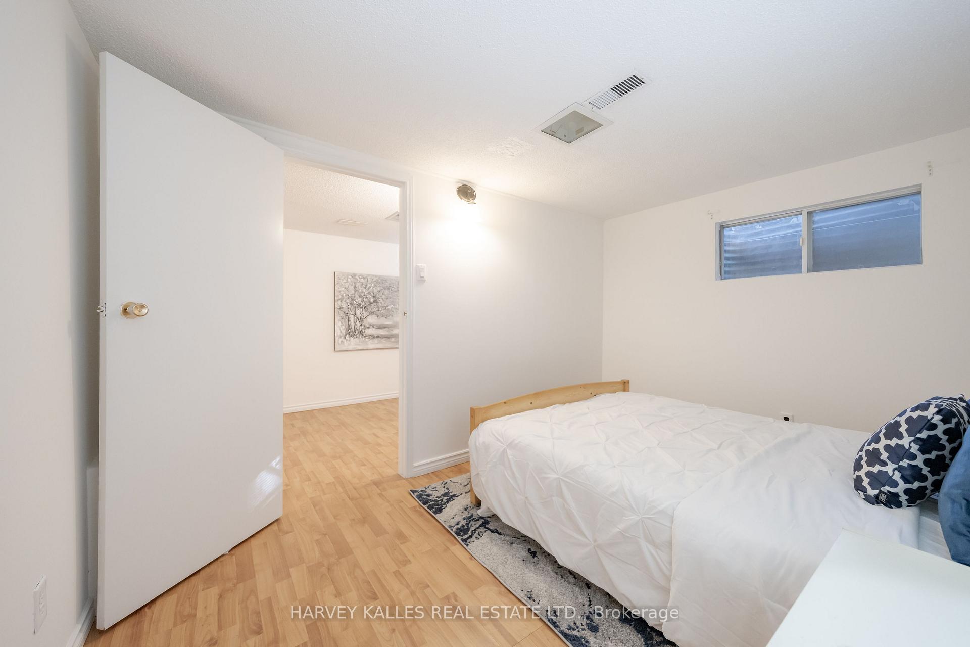 102 Jenny Wren Way, Toronto