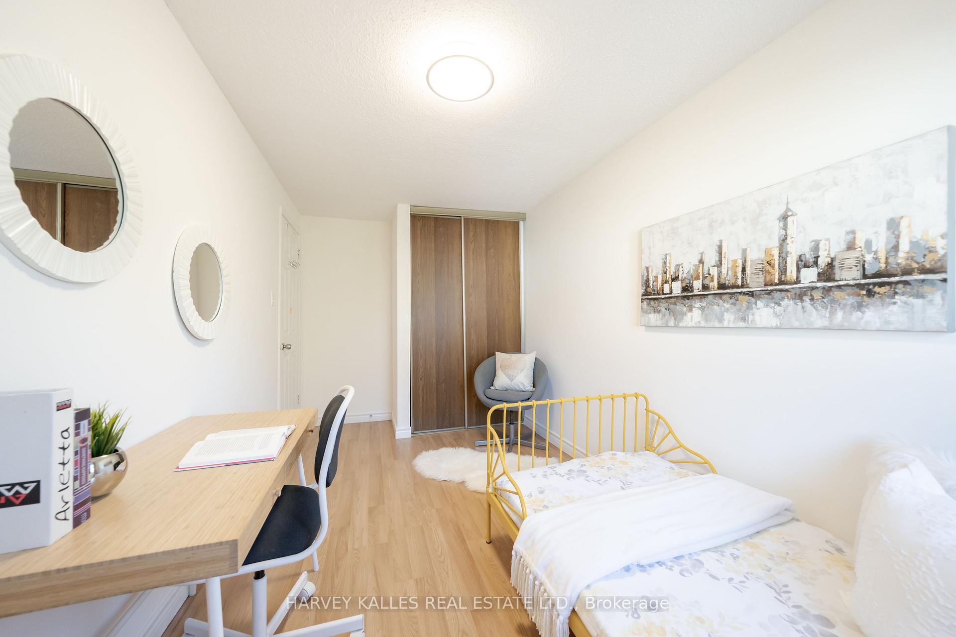 102 Jenny Wren Way, Toronto