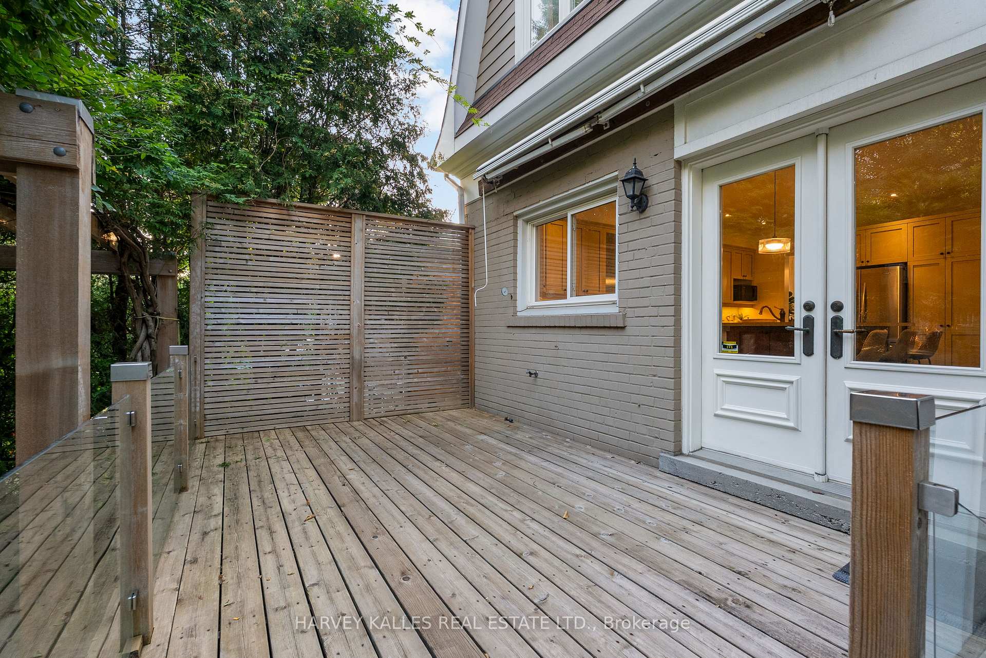 121 Johnston Avenue, Toronto