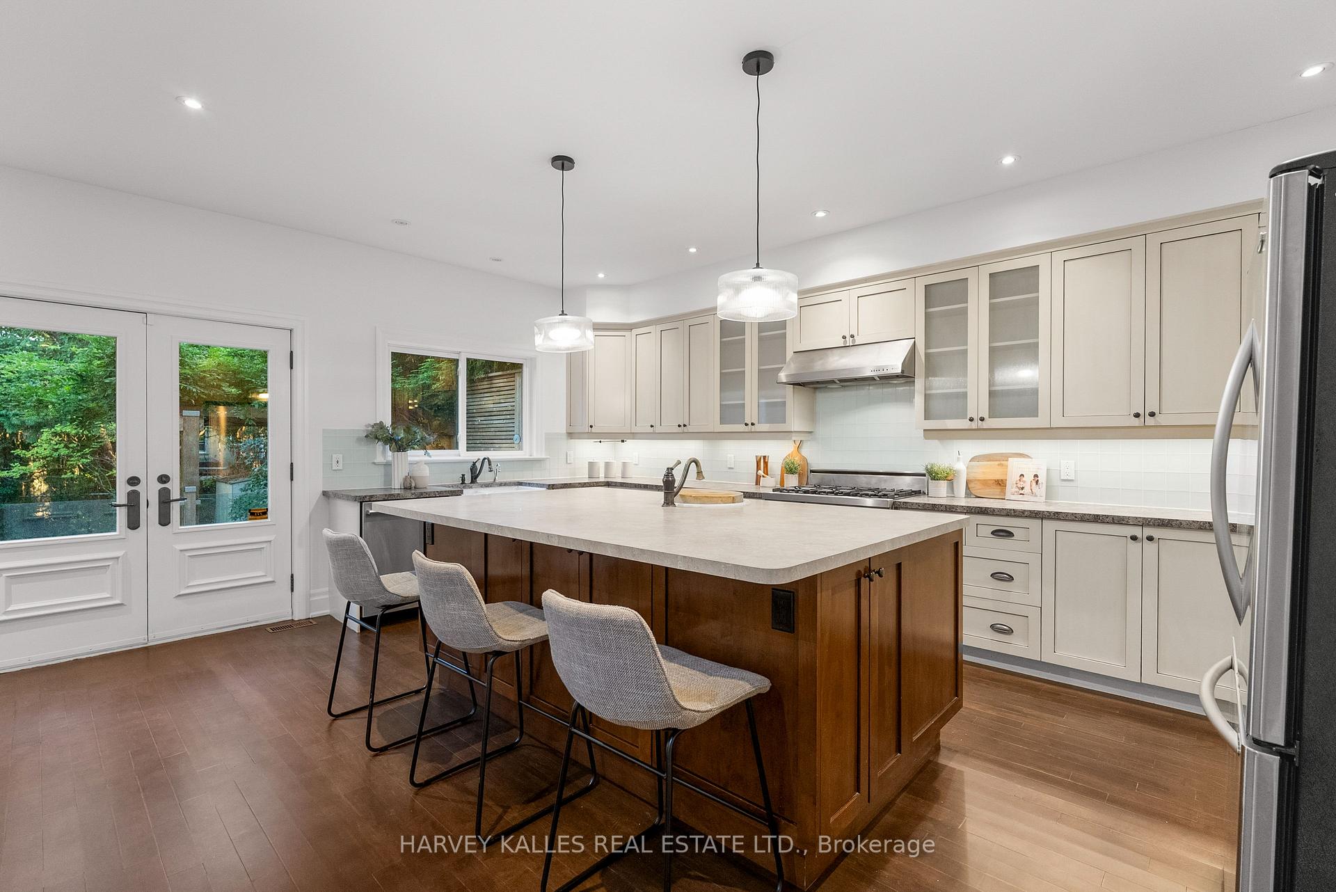 121 Johnston Avenue, Toronto