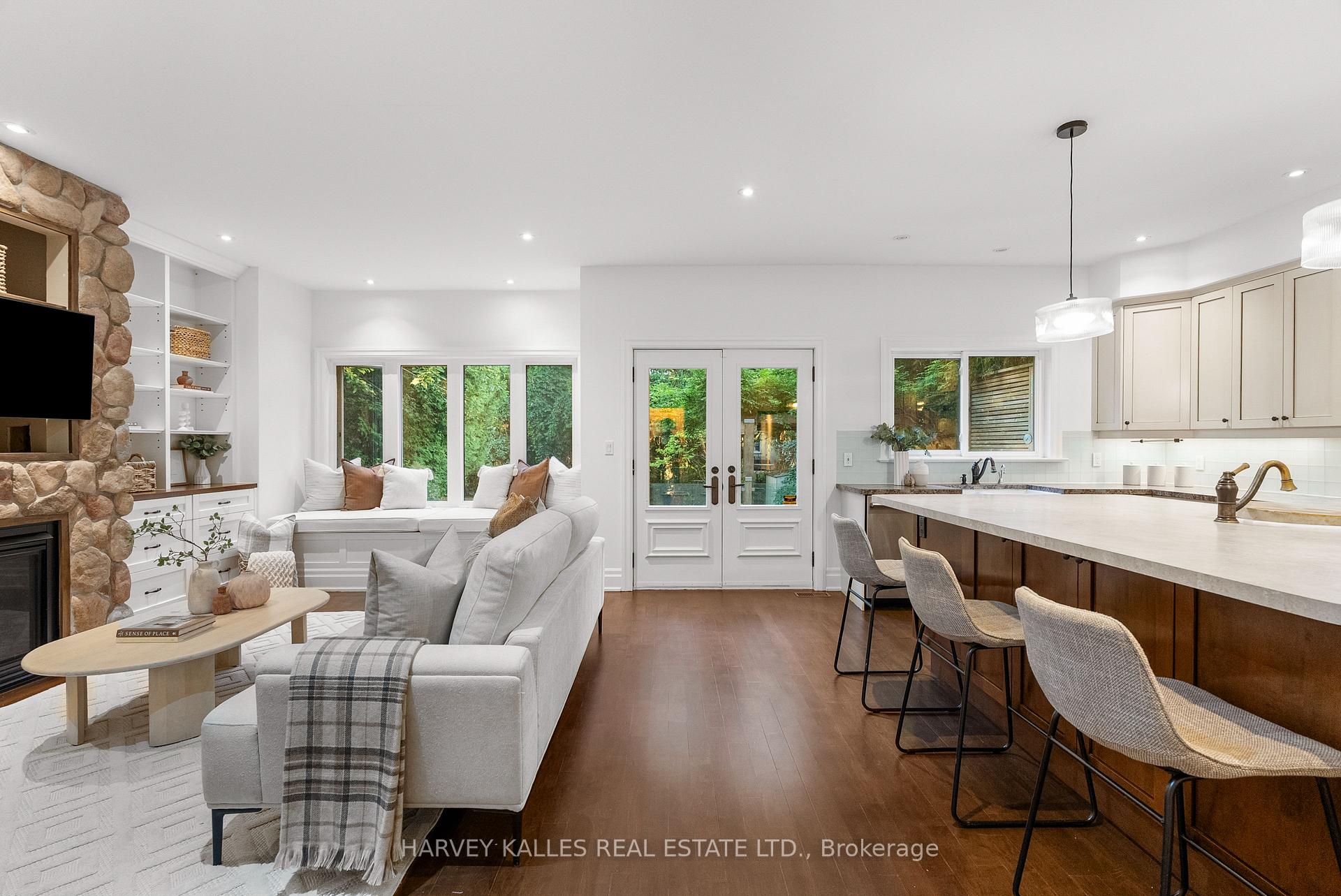 121 Johnston Avenue, Toronto