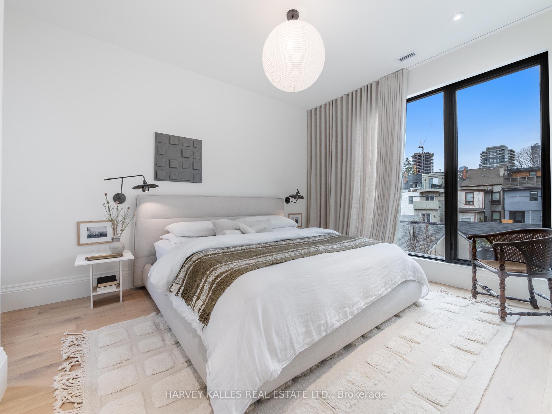 239 Borden Street, Toronto