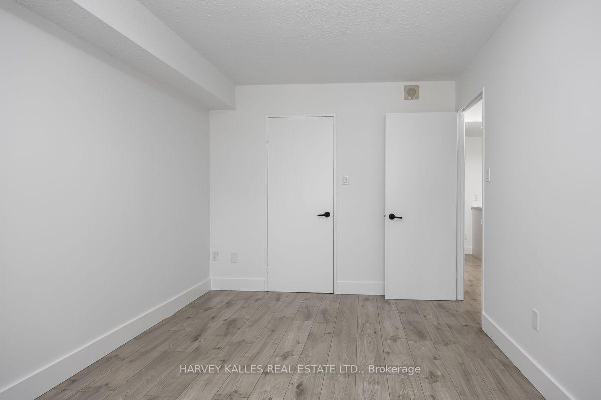 3000 Bathurst Street 110, Toronto Unit: 110