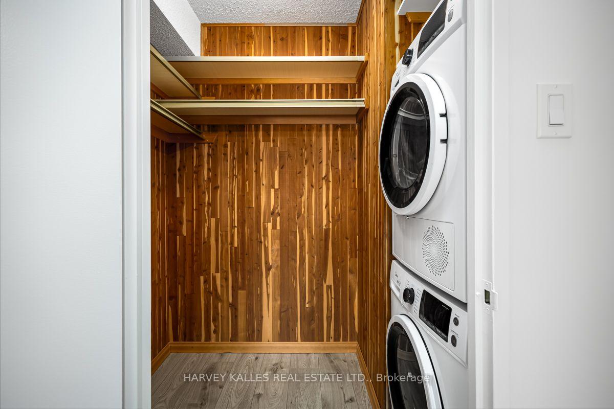 3000 Bathurst Street 110, Toronto Unit: 110