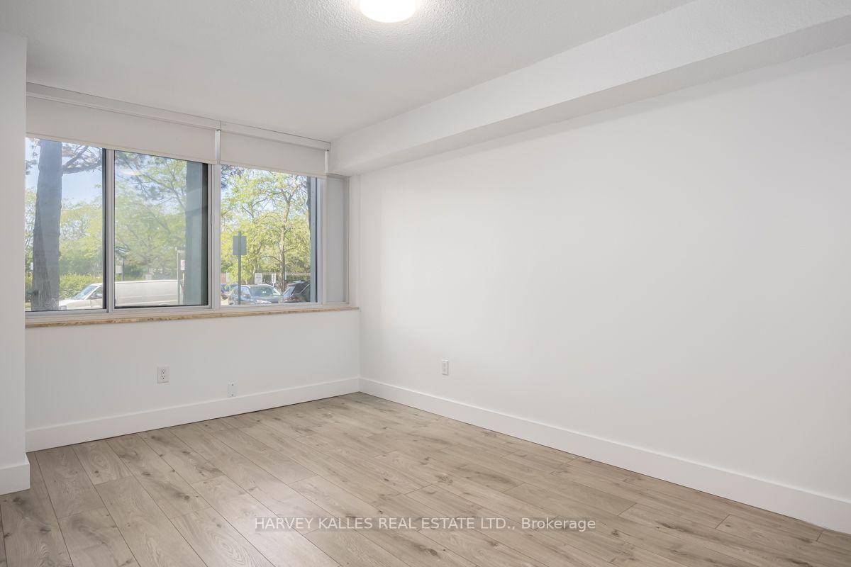 3000 Bathurst Street 110, Toronto Unit: 110