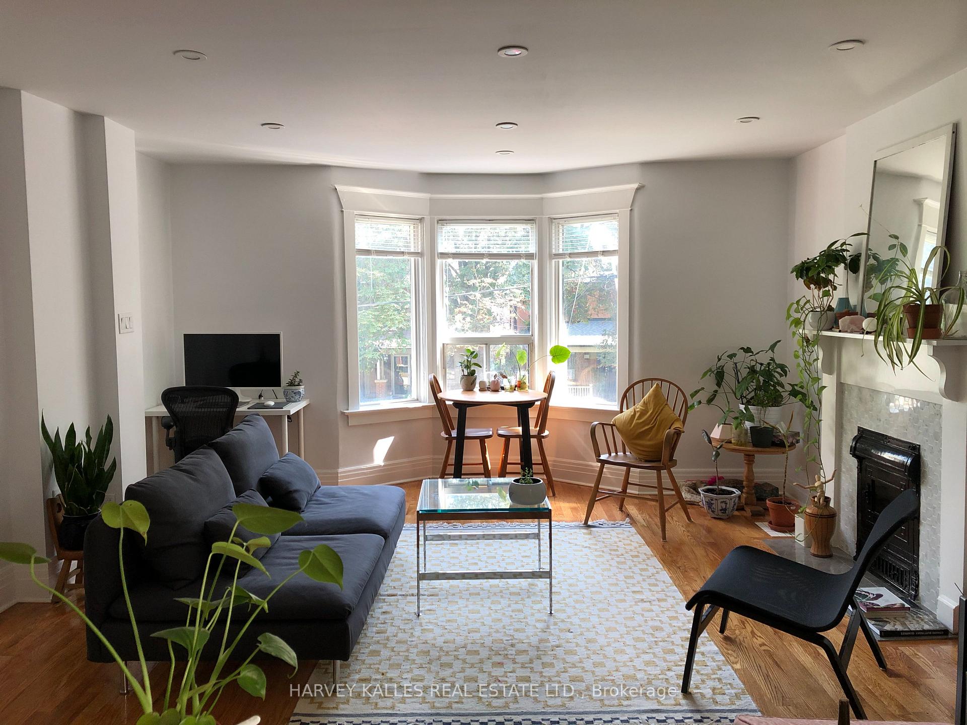 226 Ashworth Avenue Upper, Toronto Unit: Upper