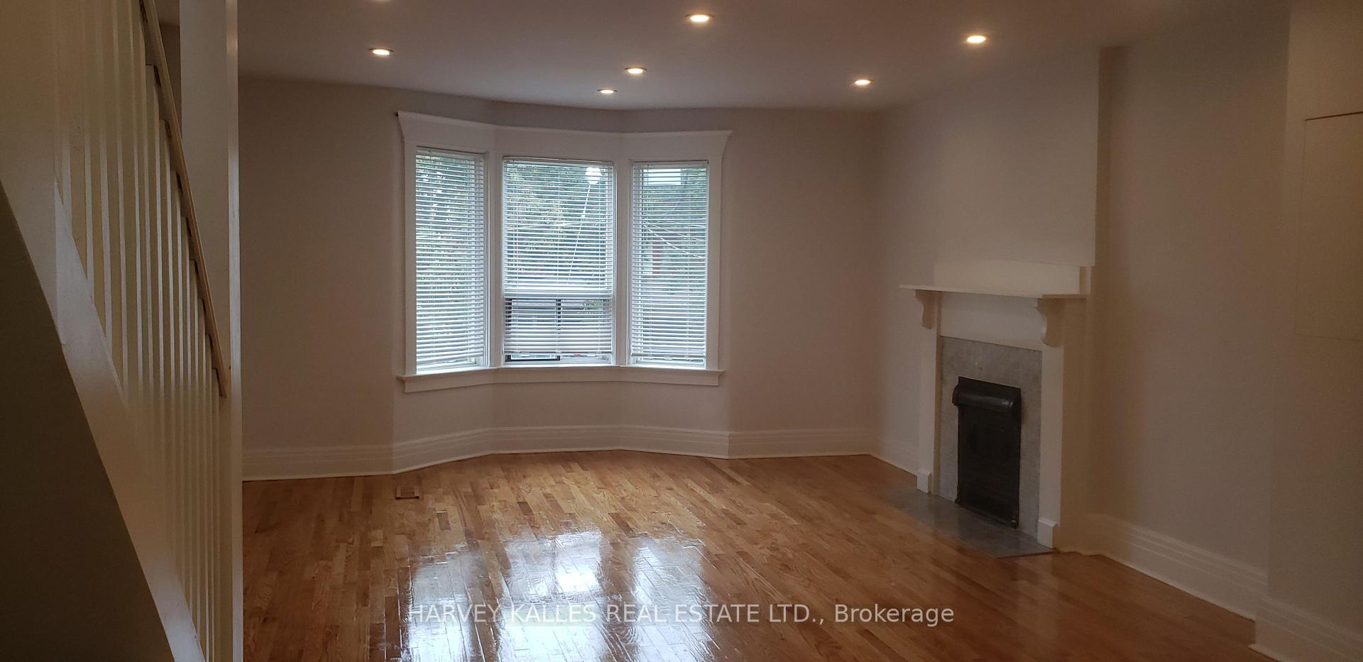 226 Ashworth Avenue Upper, Toronto Unit: Upper