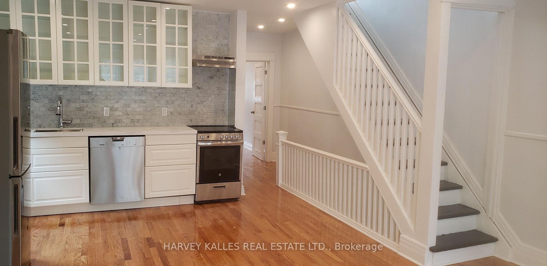 226 Ashworth Avenue Upper, Toronto Unit: Upper