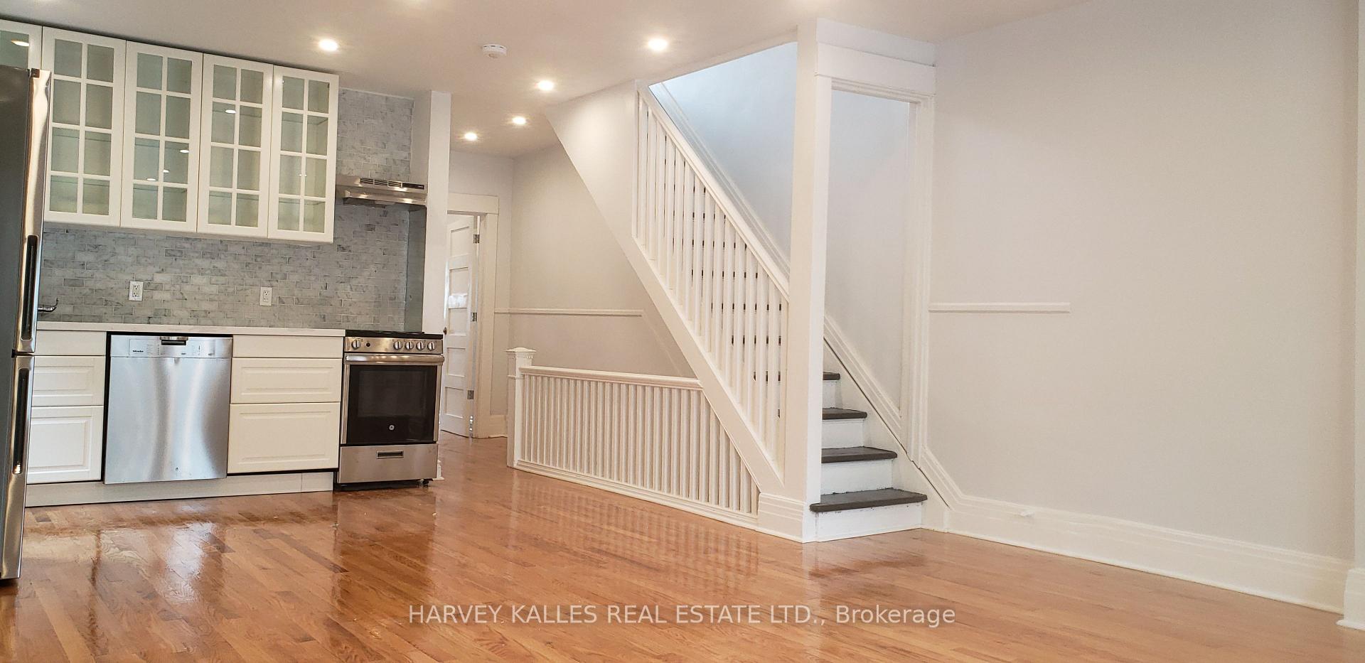 226 Ashworth Avenue Upper, Toronto Unit: Upper
